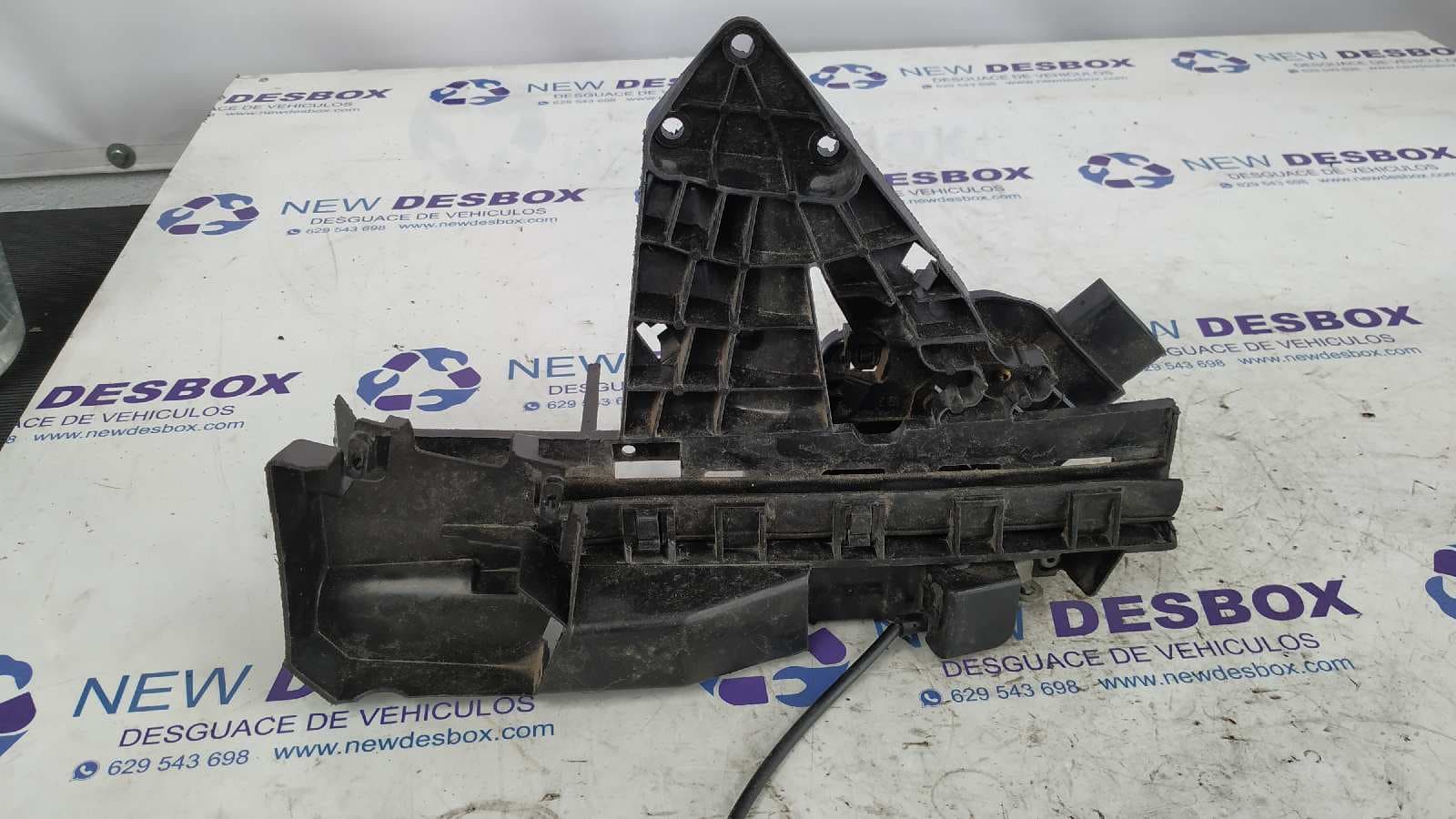Recambio de CERRADURA PUERTA DELANTERA DERECHA para FORD FOCUS BERLINA (CAP) 1.6 CAT referencia OEM IAM    - GRIS 2