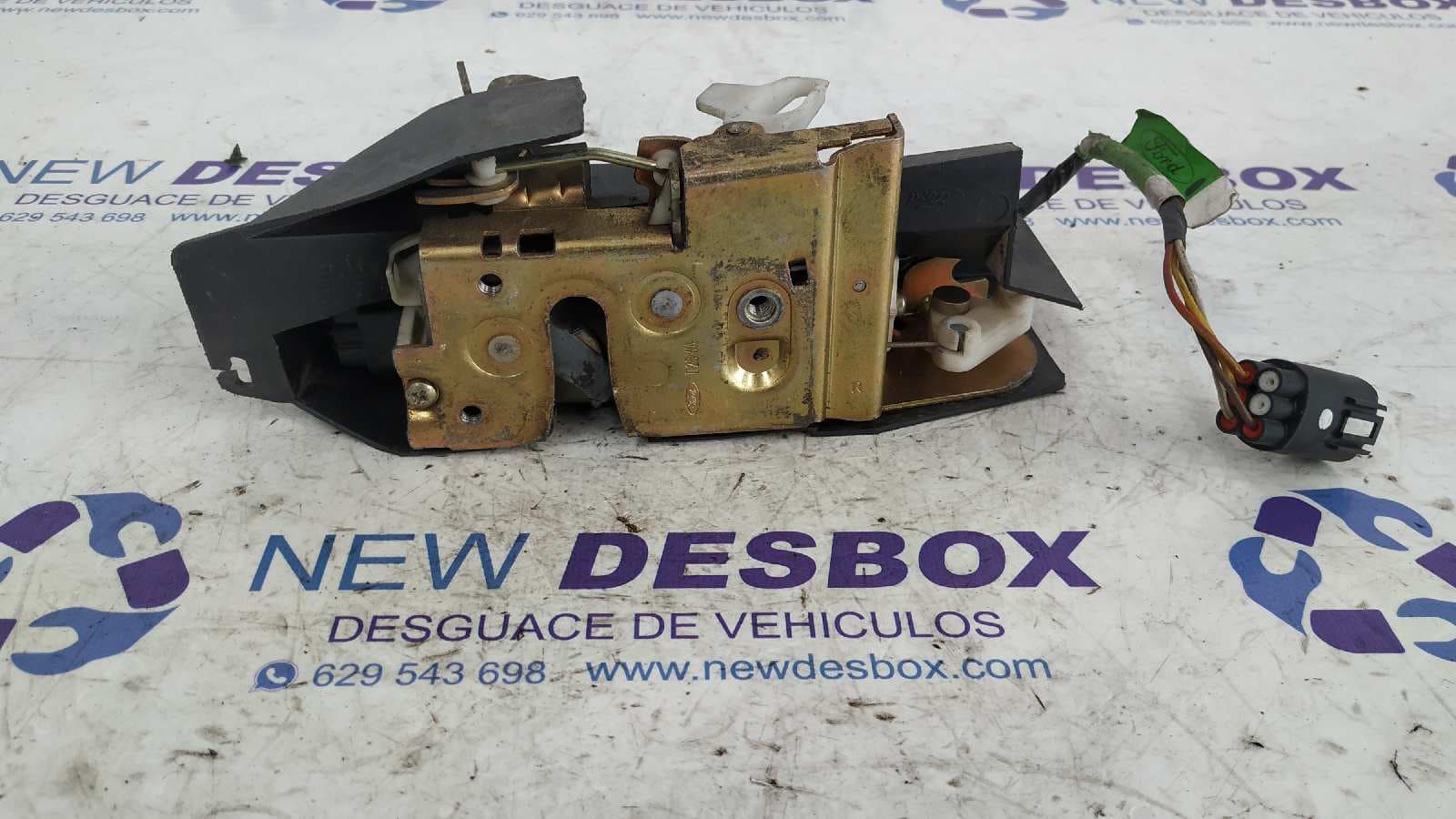 Recambio de CERRADURA PUERTA DELANTERA DERECHA para FORD ESCORT BERL./TURNIER Atlanta Berlina RFD referencia OEM IAM    - ROJO GRANATE 5