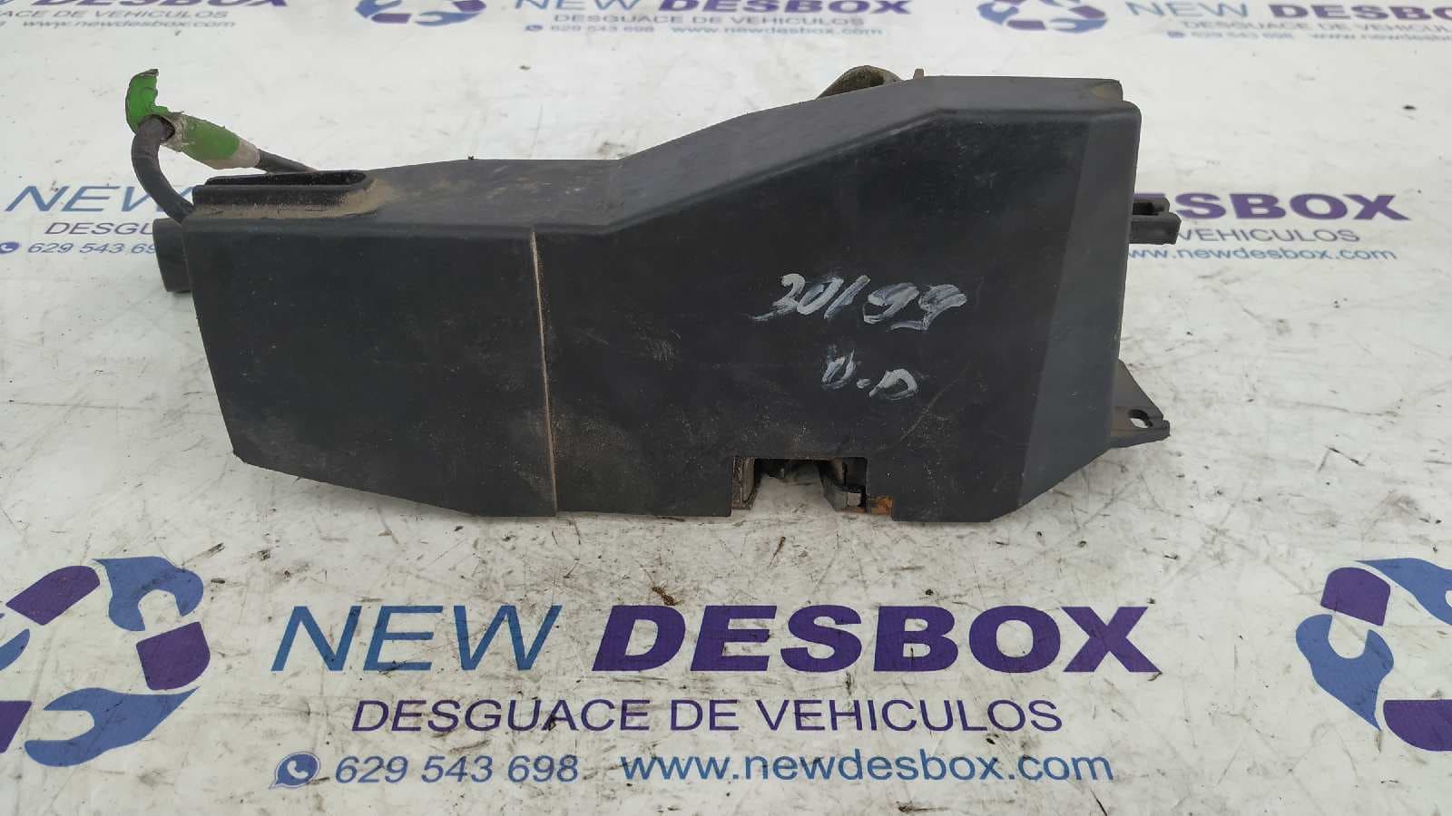 Recambio de CERRADURA PUERTA DELANTERA DERECHA para FORD ESCORT BERL./TURNIER Atlanta Berlina RFD referencia OEM IAM    - ROJO GRANATE 4