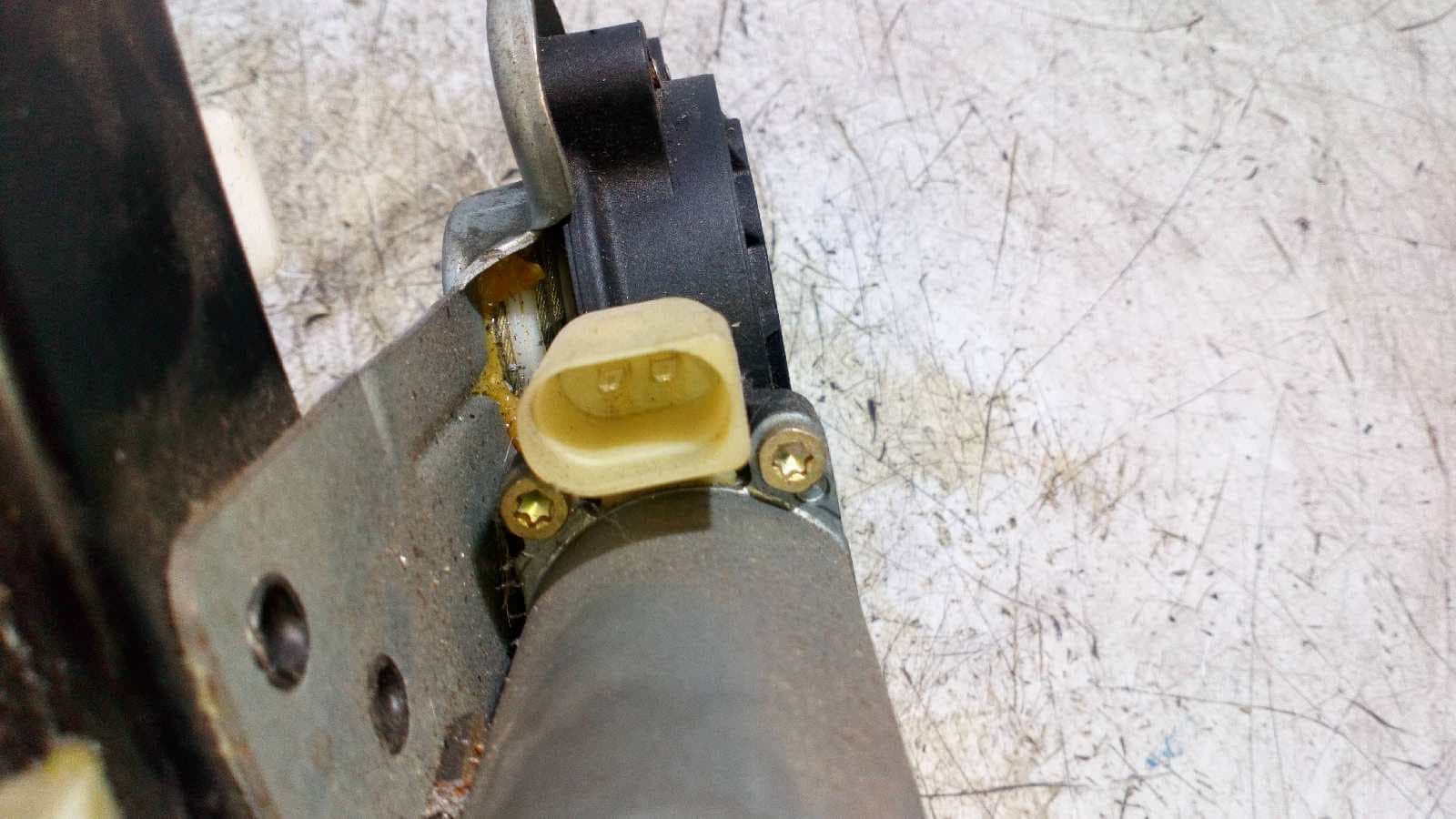 Recambio de ELEVALUNAS TRASERO DERECHO para VOLVO S60 BERLINA referencia OEM IAM 119970XXX 2