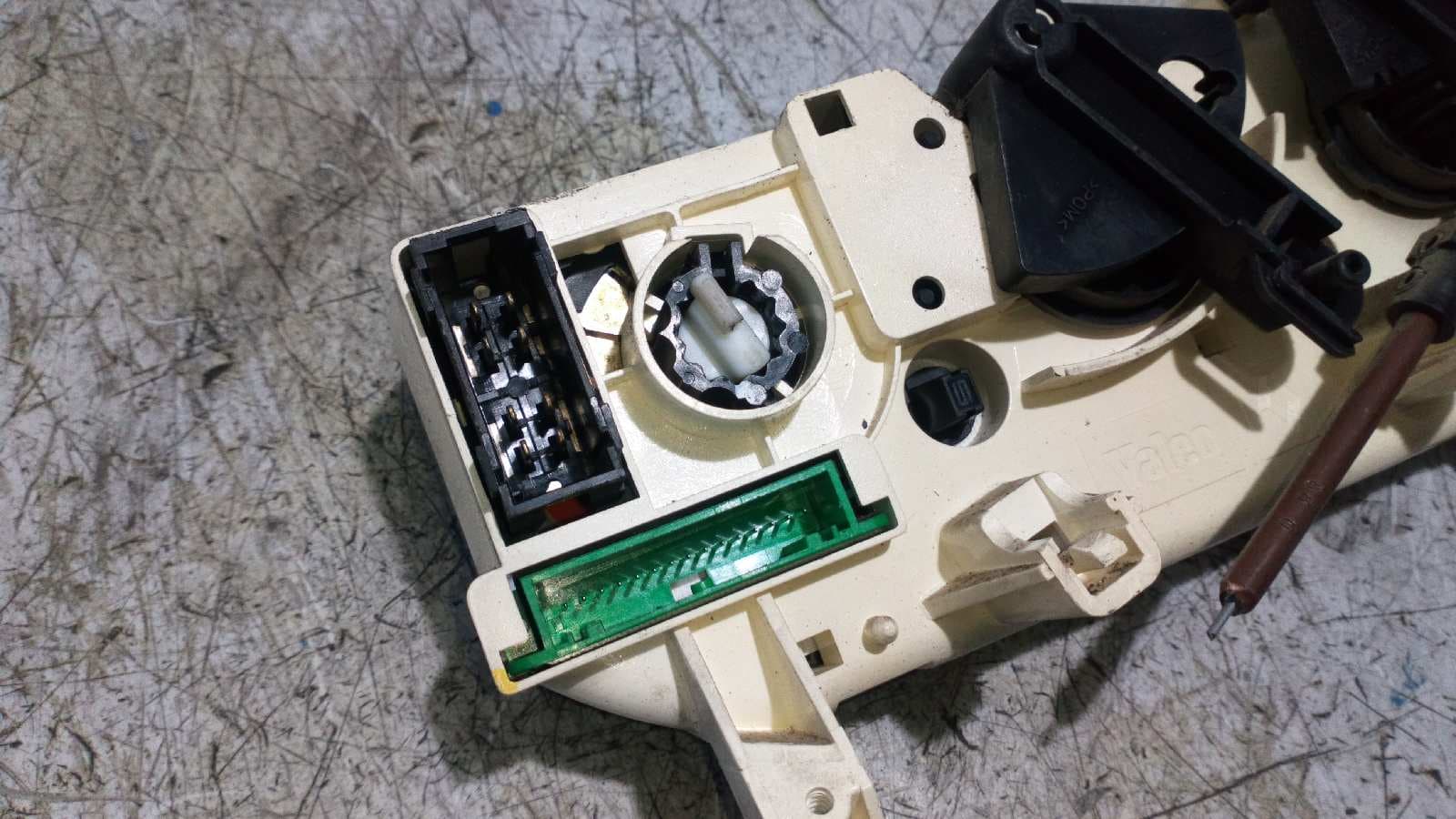 Recambio de MANDO CALEFACCION / AIRE ACONDICIONADO para RENAULT CLIO II FASE I (B/CBO) 1.2 D4F referencia OEM IAM 654982E    - GRANATE 3