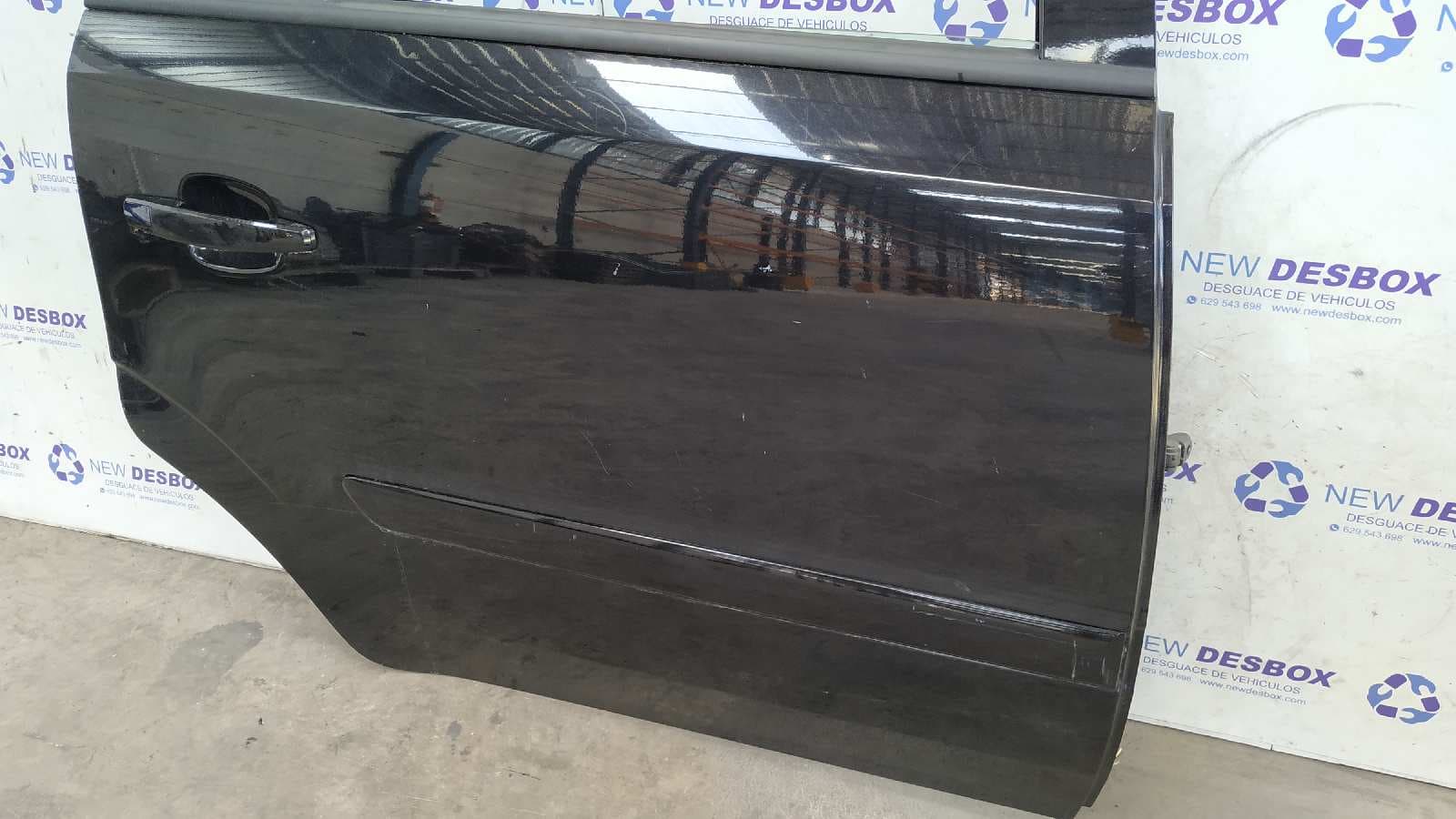 Recambio de PUERTA TRASERA DERECHA para OPEL ZAFIRA B Z19DT referencia OEM IAM    - NEGRO 5