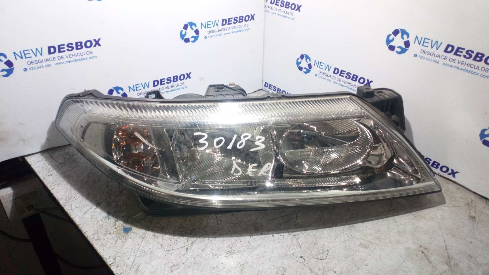Recambio de FARO DERECHO para RENAULT LAGUNA II (BG0) 1.6 K4M710 referencia OEM IAM 89004686   - GRIS