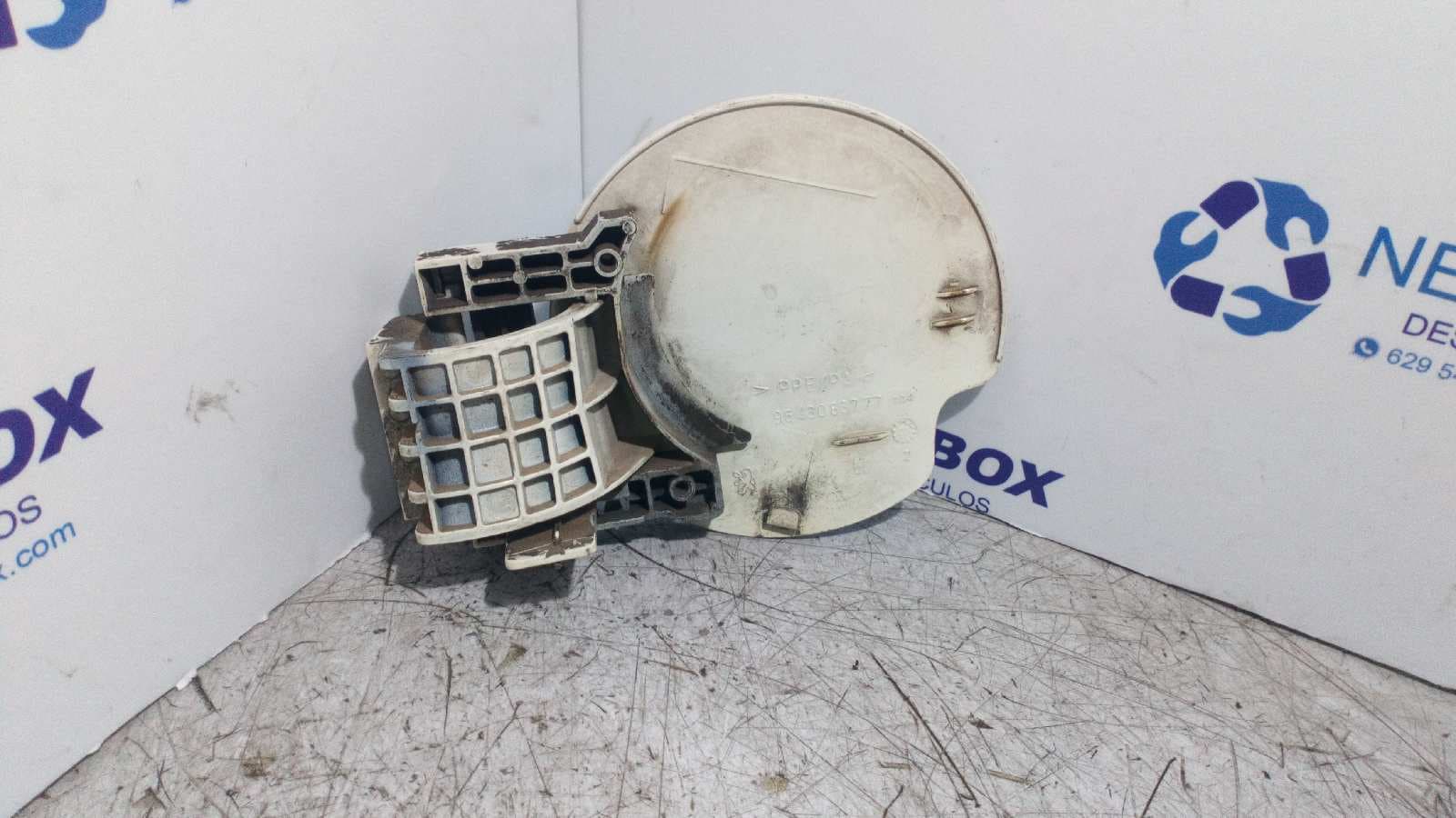 Recambio de TAPA EXTERIOR COMBUSTIBLE para PEUGEOT 307 (S1) referencia OEM IAM 9643083777 2