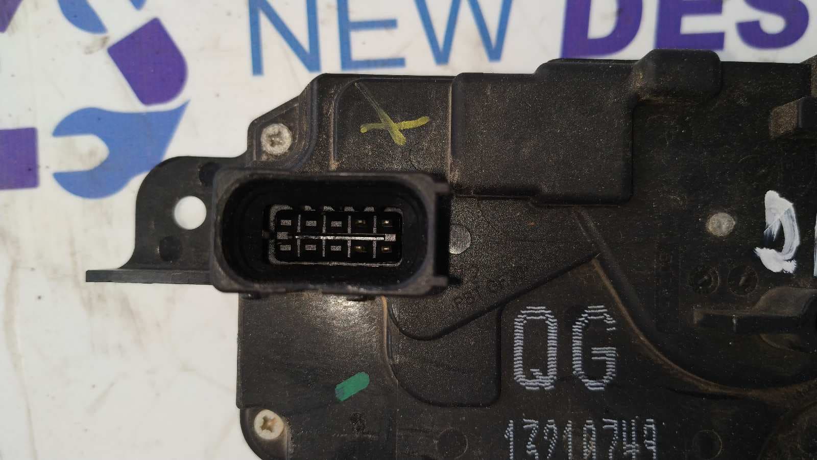 Recambio de CERRADURA PUERTA DELANTERA DERECHA para OPEL ZAFIRA B Cosmo Z19DT referencia OEM IAM 13210749   - NEGRO 2