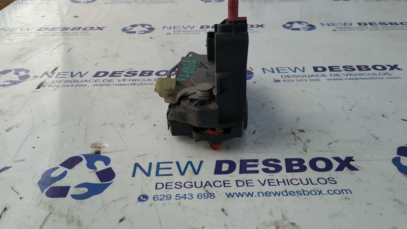 Recambio de CERRADURA PUERTA TRASERA DERECHA para OPEL ZAFIRA B Cosmo Z19DT referencia OEM IAM 13210739   - NEGRO 2