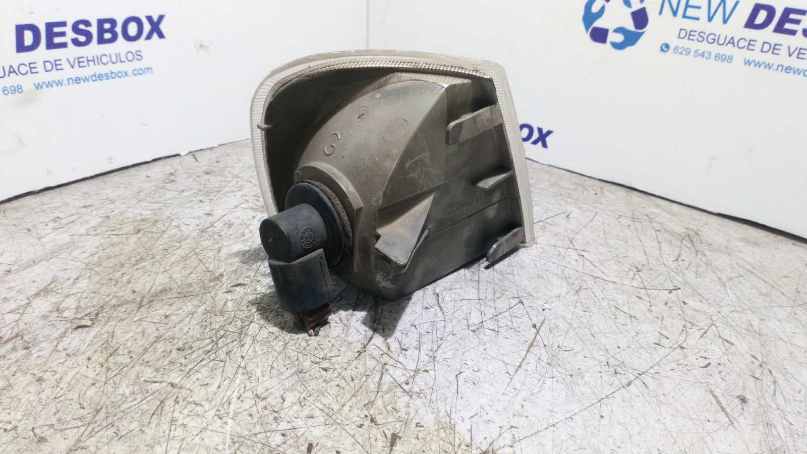 Recambio de PILOTO DELANTERO IZQUIERDO para PEUGEOT 405 BERLINA 1.9 16V D6A referencia OEM IAM 10840   - AZUL 3