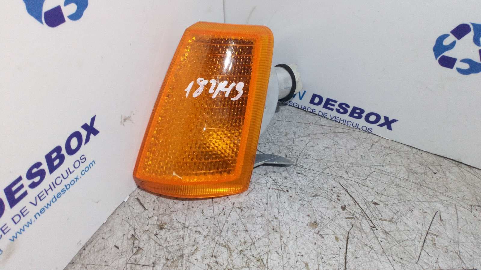 Recambio de PILOTO DELANTERO IZQUIERDO para PEUGEOT 205 BERLINA referencia OEM IAM 10700