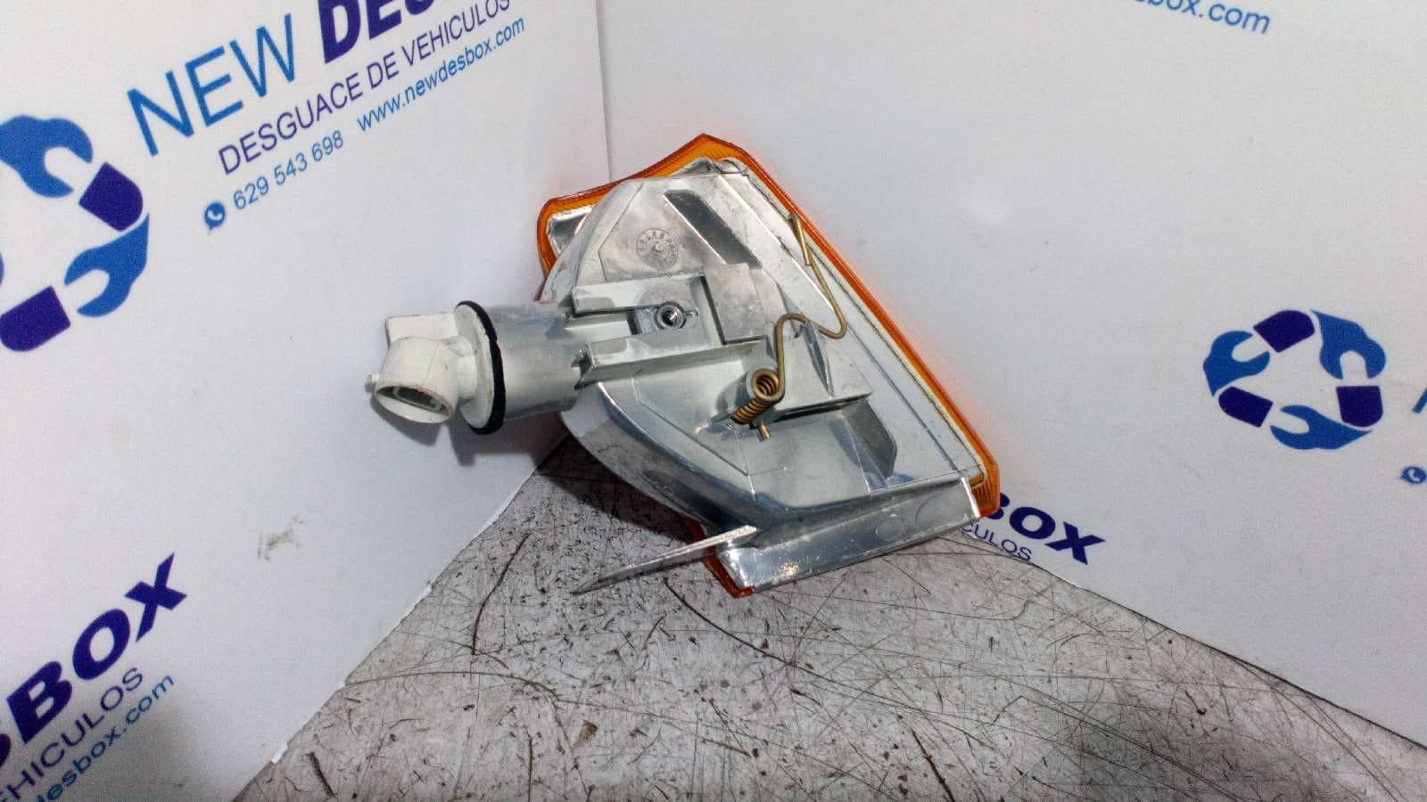 Recambio de PILOTO DELANTERO IZQUIERDO para PEUGEOT 205 BERLINA referencia OEM IAM 10700 3