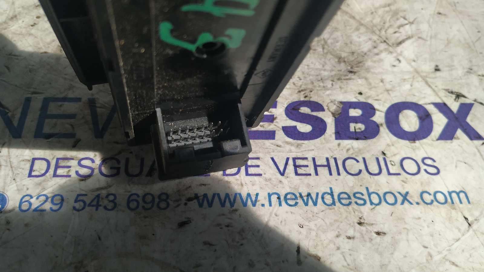 Recambio de MANDO ELEVALUNAS DELANTERO IZQUIERDO para AUDI A6 BERLINA (4B2) 2.5 TDI BDG referencia OEM IAM 4B0959851B   - GRIS 3