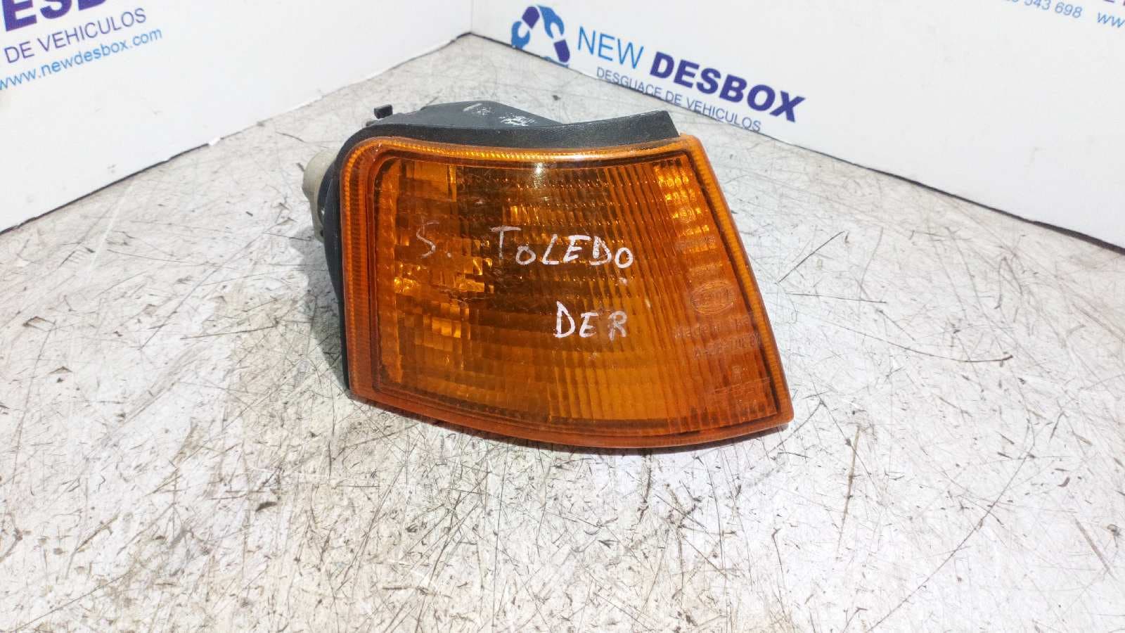 Recambio de PILOTO DELANTERO DERECHO para SEAT TOLEDO (1L) referencia OEM IAM A2810881
