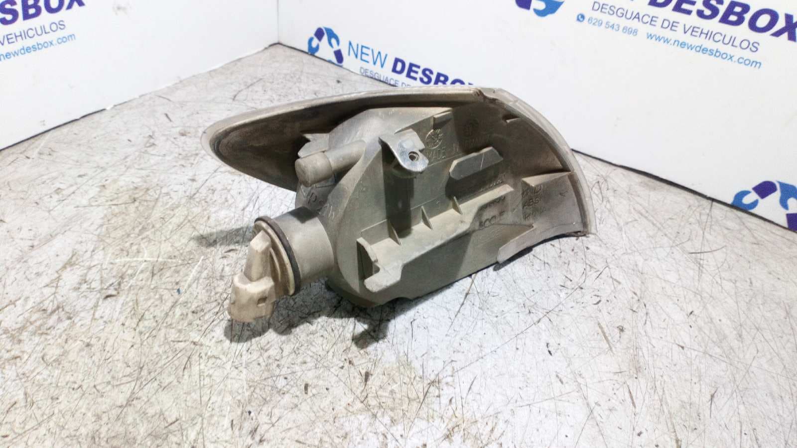 Recambio de PILOTO DELANTERO IZQUIERDO para RENAULT MEGANE I BERLINA HATCHBACK (BA0) 1.9 D Alize F8Q620 referencia OEM IAM 7700831466   - BLANCO 2