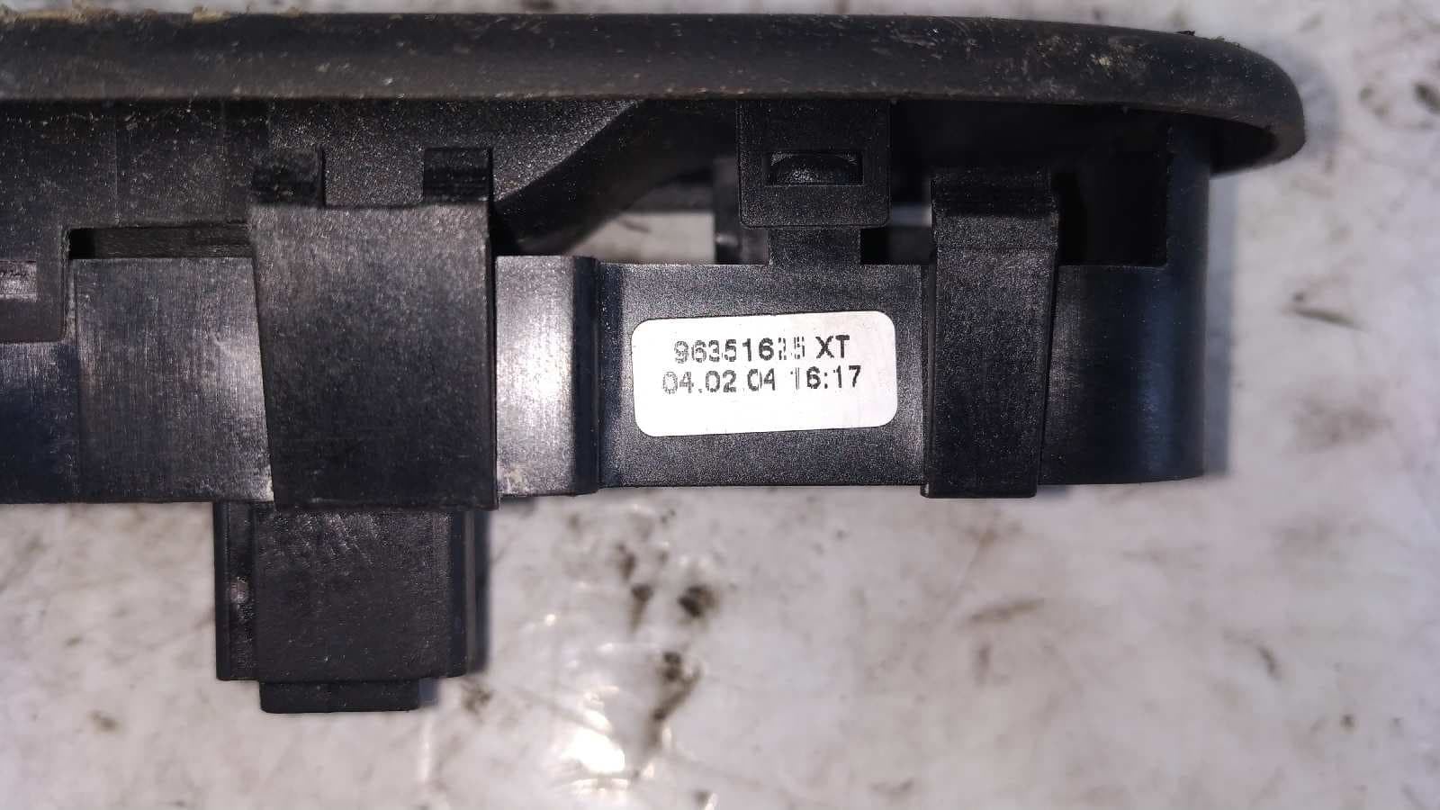 Recambio de MANDO ELEVALUNAS DELANTERO DERECHO para PEUGEOT 307 BREAK / SW (S1) BREAK XS RHRDW10BTED4 referencia OEM IAM 96351625XT   - AMARILLO 4