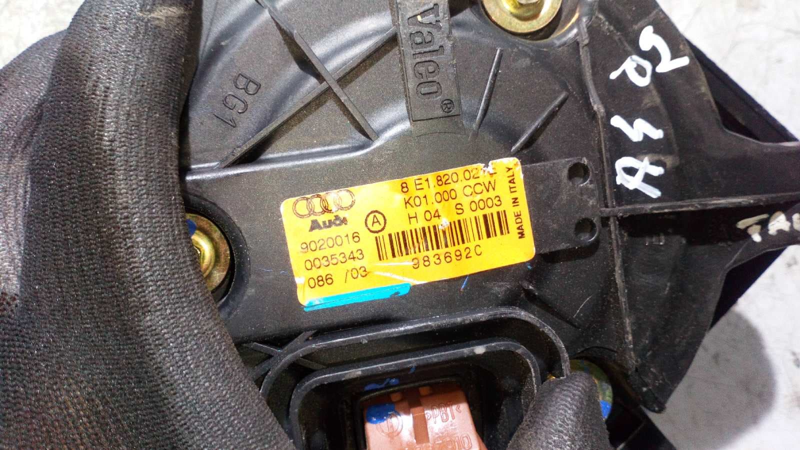 Recambio de MOTOR CALEFACCION para AUDI A4 BERLINA (8E) referencia OEM IAM 8E1820021E 2