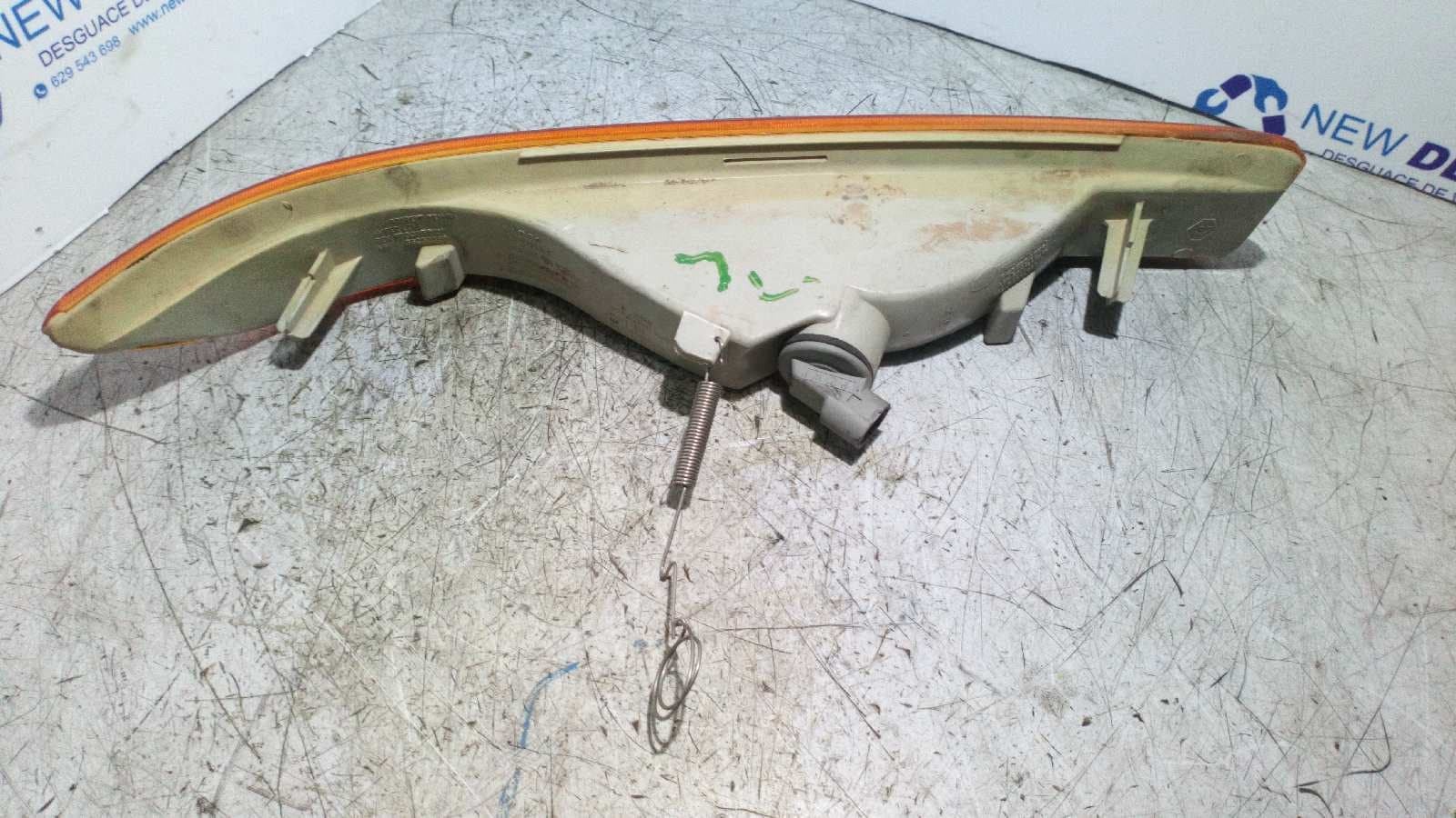 Recambio de PILOTO DELANTERO IZQUIERDO para RENAULT MASTER COMBI referencia OEM IAM 7700352107 4