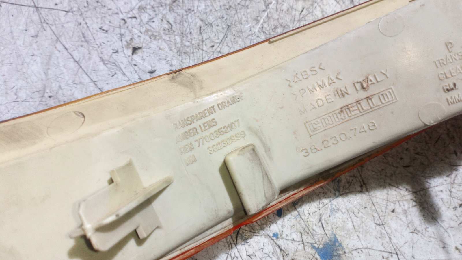 Recambio de PILOTO DELANTERO IZQUIERDO para RENAULT MASTER COMBI referencia OEM IAM 7700352107 2