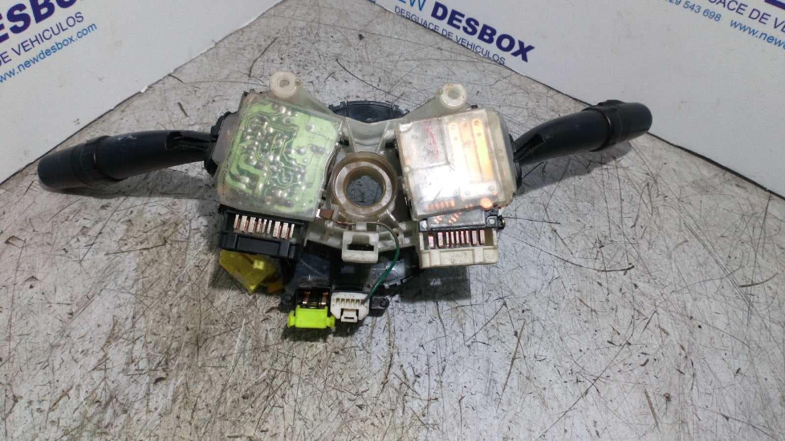 Recambio de MANDO MULTIFUNCION para TOYOTA COROLLA (E11) referencia OEM IAM 84310 4