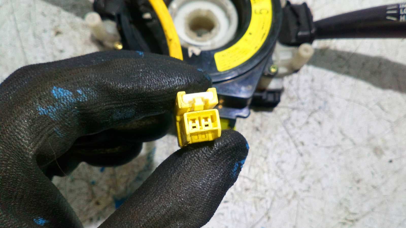 Recambio de MANDO MULTIFUNCION para TOYOTA COROLLA (E11) referencia OEM IAM 84310 3