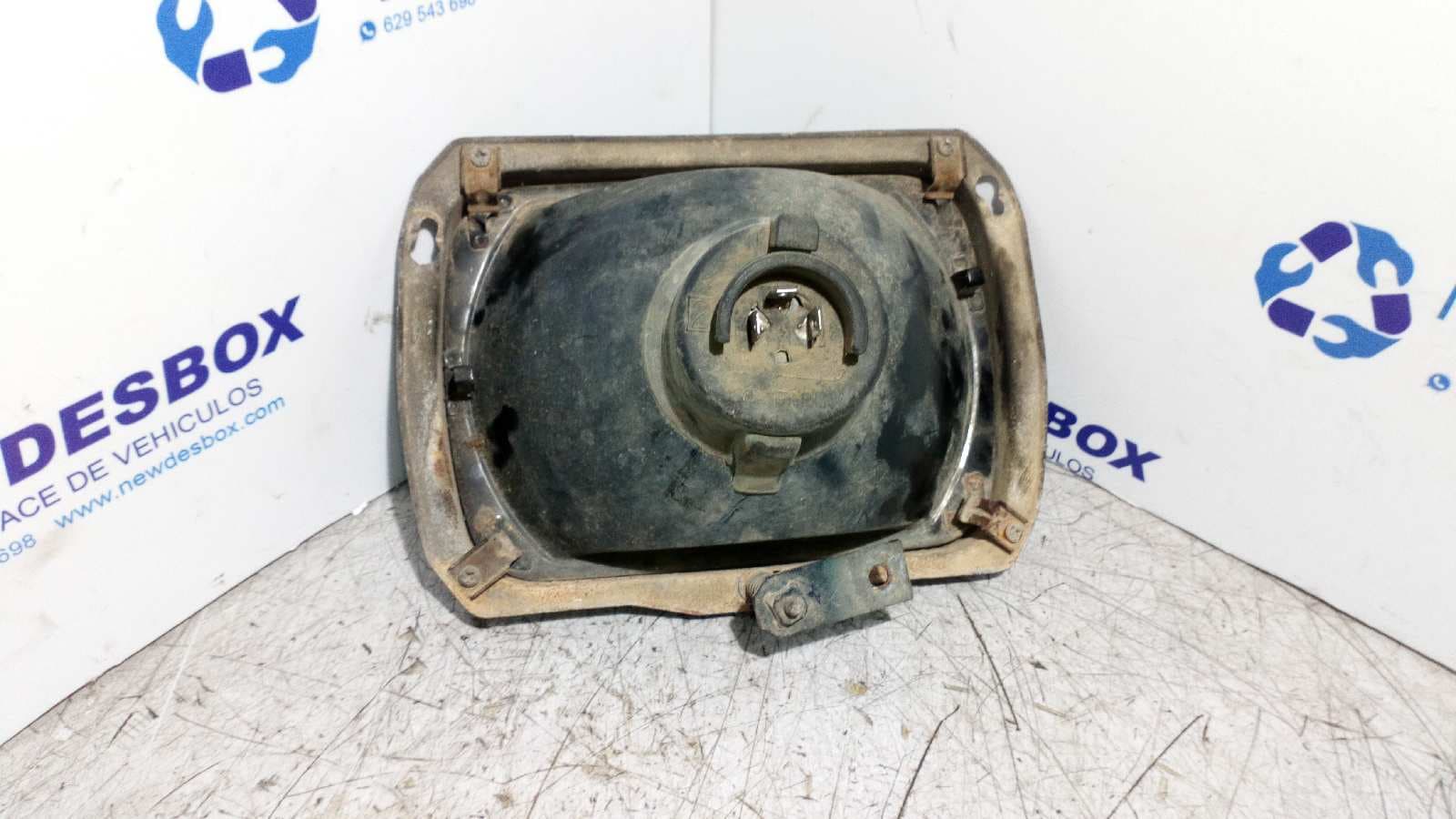 Recambio de FARO IZQUIERDO para DAIHATSU FEROZA XT referencia OEM IAM 02108R20 2