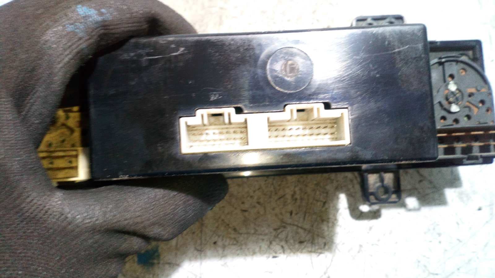 Recambio de MANDO CALEFACCION / AIRE ACONDICIONADO para KIA CARNIVAL II 2.9 CRDi CAT J3 referencia OEM IAM OK53C61190   - VAINILLA 7