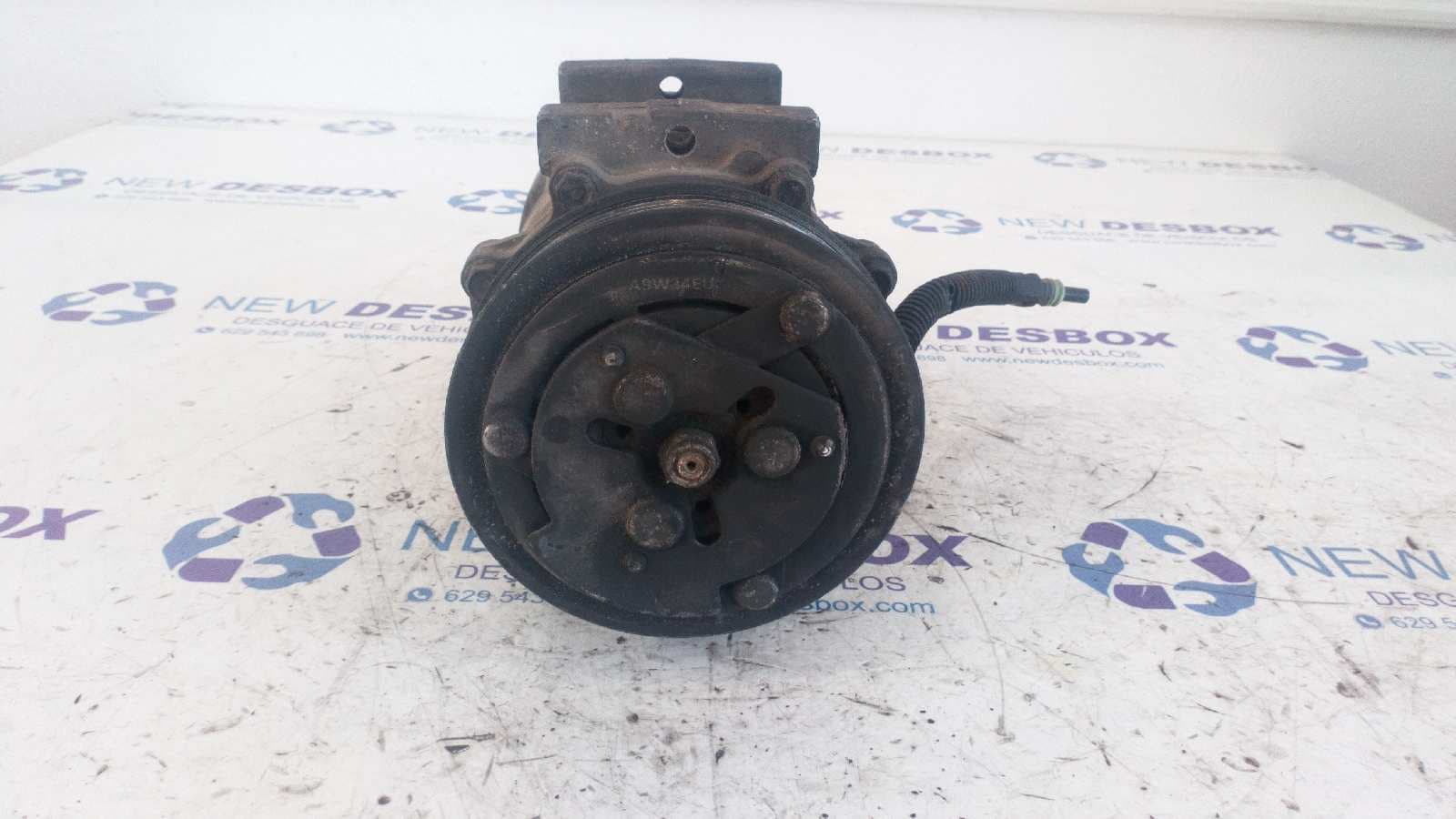 Recambio de COMPRESOR AIRE ACONDICIONADO para CHRYSLER JEEP CHEROKEE (XJ) 2.5 CAT P00 referencia OEM IAM 0678604370   - NEGRO 5