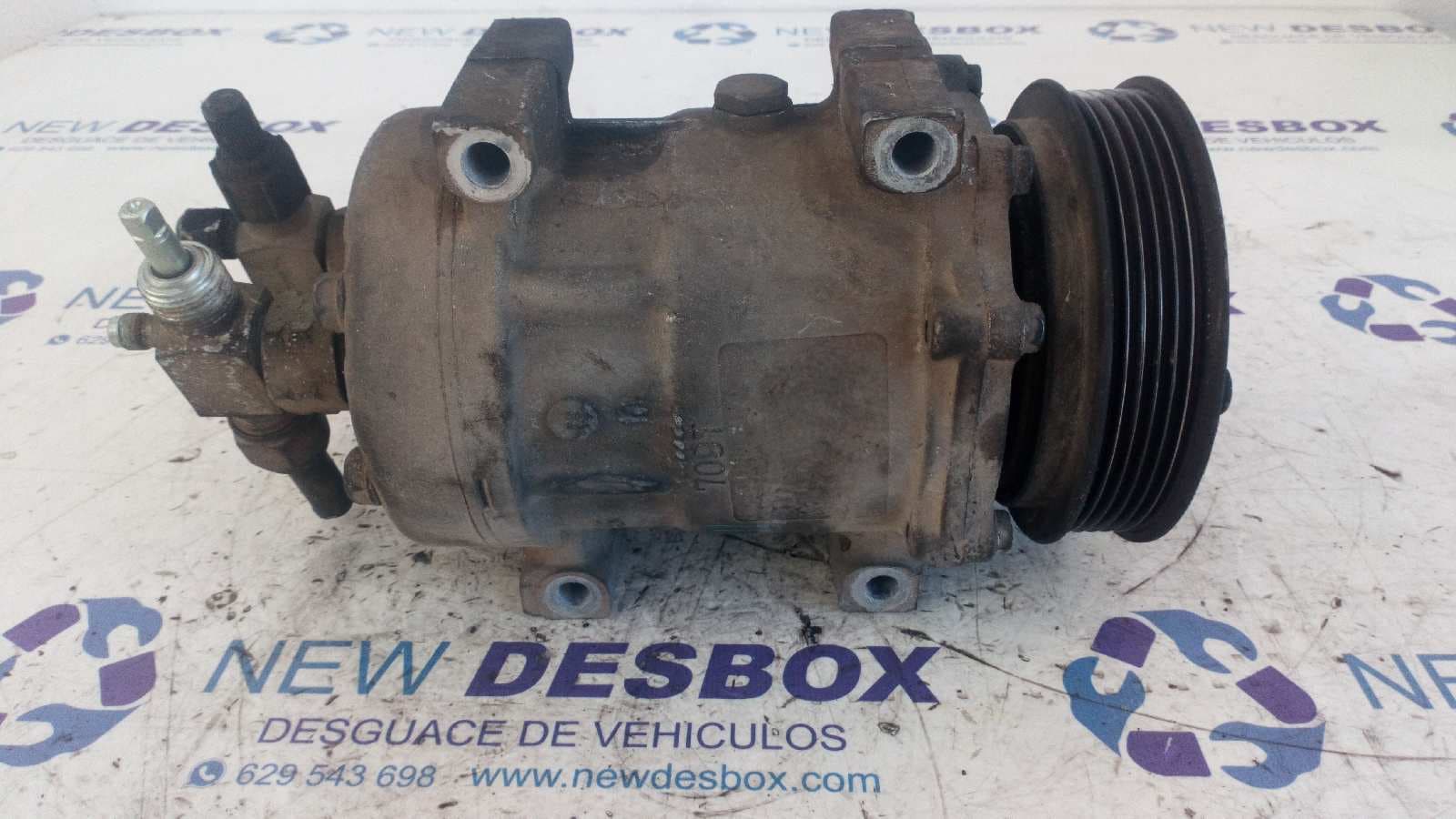 Recambio de COMPRESOR AIRE ACONDICIONADO para CHRYSLER JEEP CHEROKEE (XJ) 2.5 CAT P00 referencia OEM IAM 0678604370   - NEGRO 7