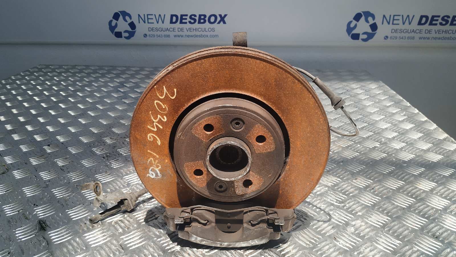Recambio de MANGUETA DELANTERA IZQUIERDA para RENAULT SCENIC II K9KP732 referencia OEM IAM    - NEGRO 3