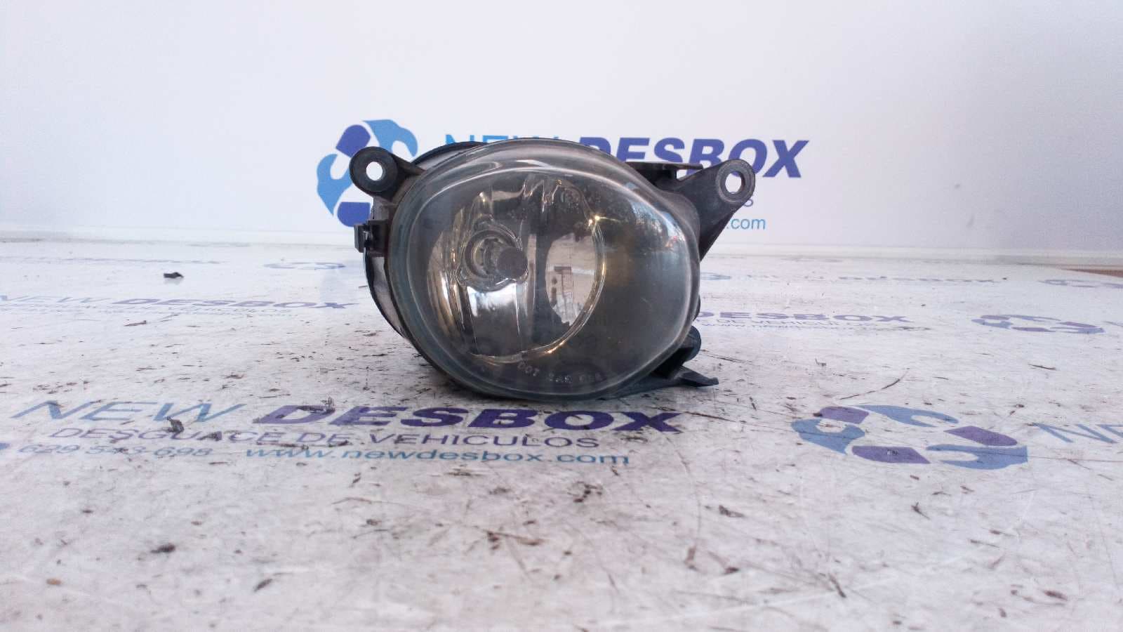 Recambio de FARO ANTINIEBLA DERECHO para AUDI A4 BERLINA (B5) referencia OEM IAM 89300981