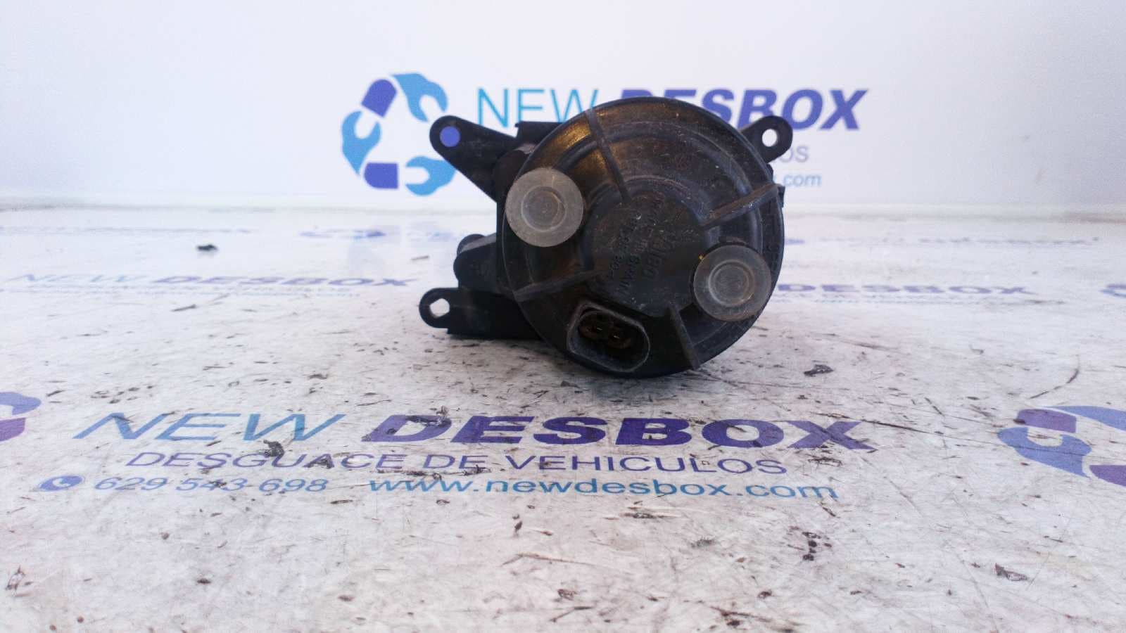 Recambio de FARO ANTINIEBLA DERECHO para AUDI A4 BERLINA (B5) referencia OEM IAM 89300981 2