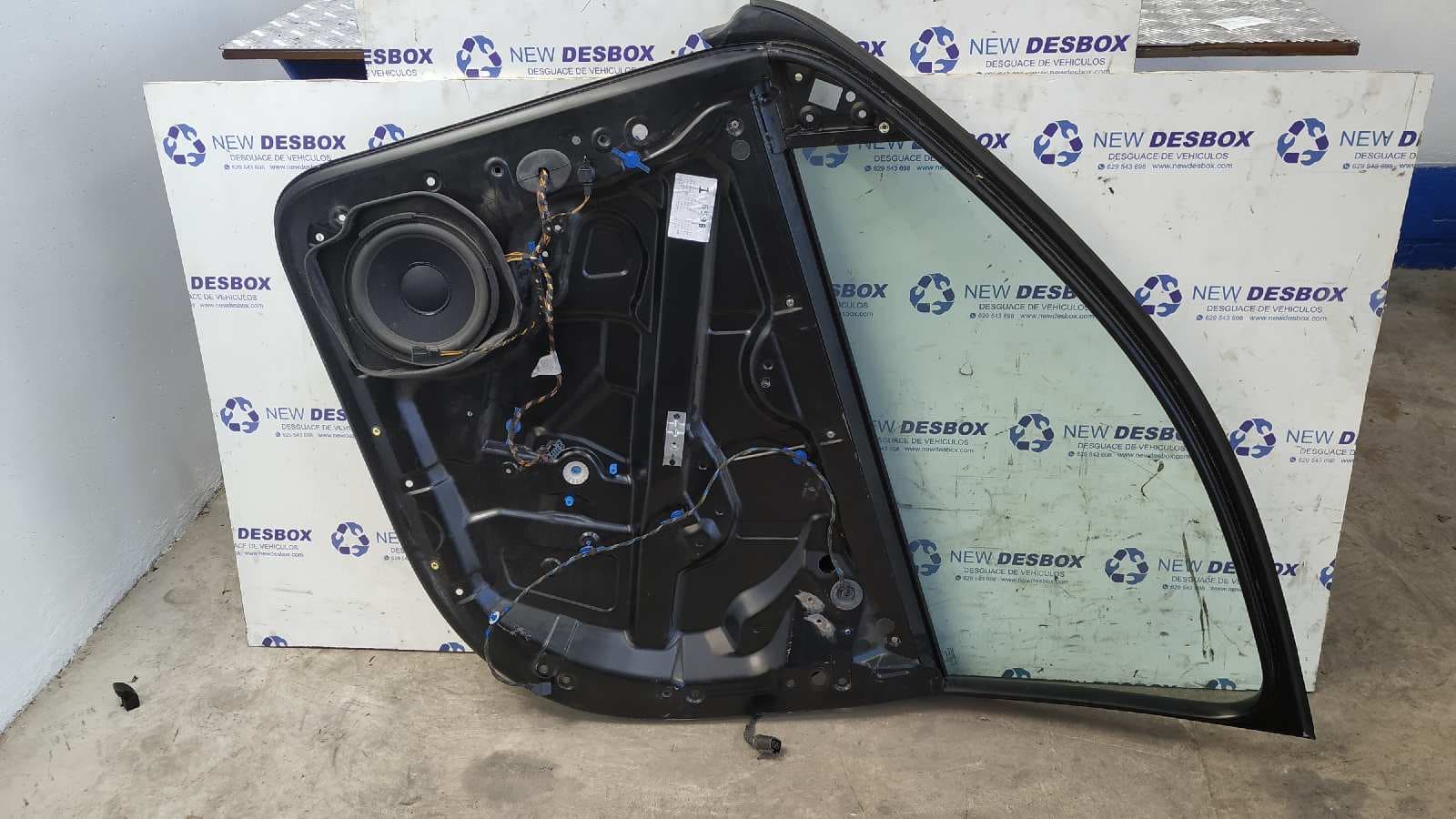 Recambio de ELEVALUNAS DELANTERO DERECHO para VOLKSWAGEN TOUAREG (7LA) BAC referencia OEM IAM 7L6837730H   - NEGRO 4
