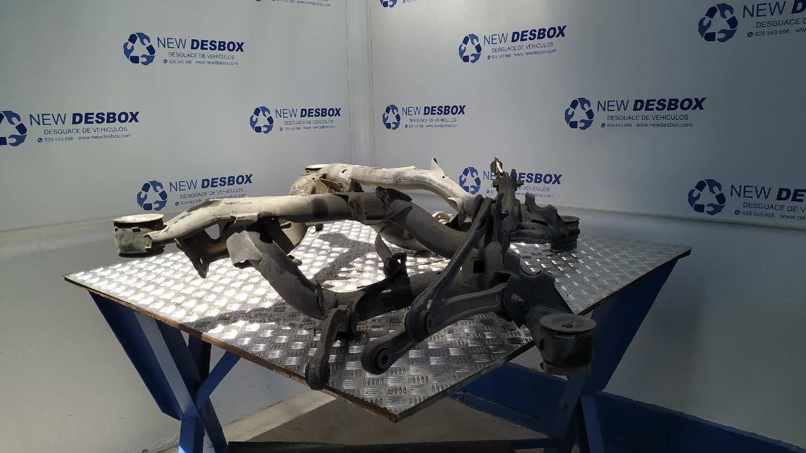 Recambio de PUENTE TRASERO para AUDI Q7 (4L) BUG referencia OEM IAM 7L0500041 3