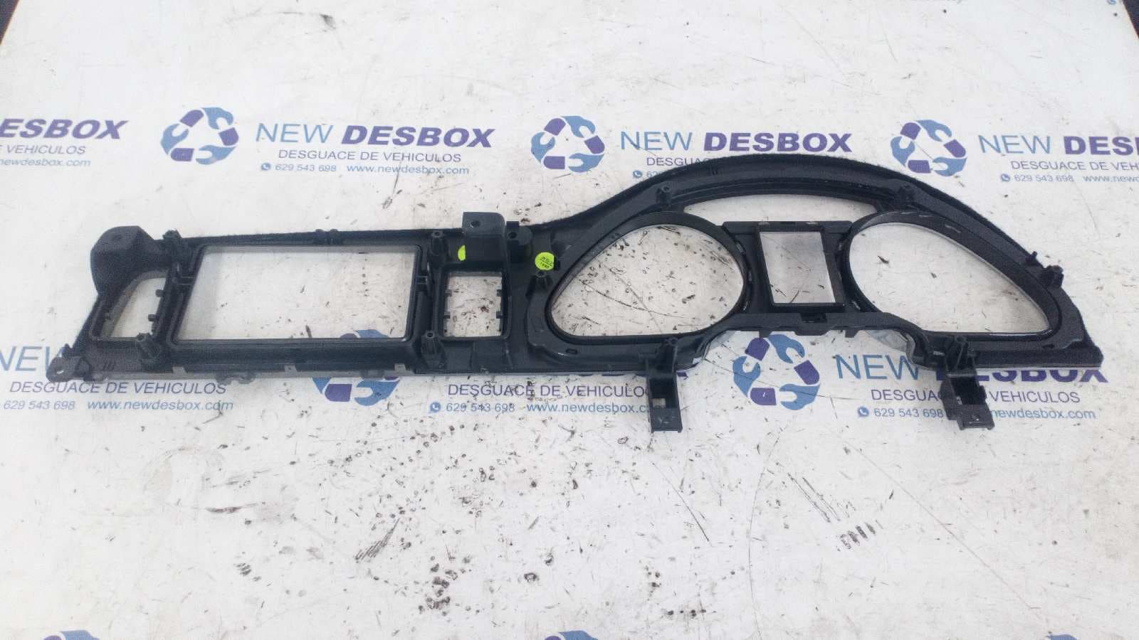 Recambio de MOLDURA para AUDI Q7 (4L) referencia OEM IAM 4L1857115G 2