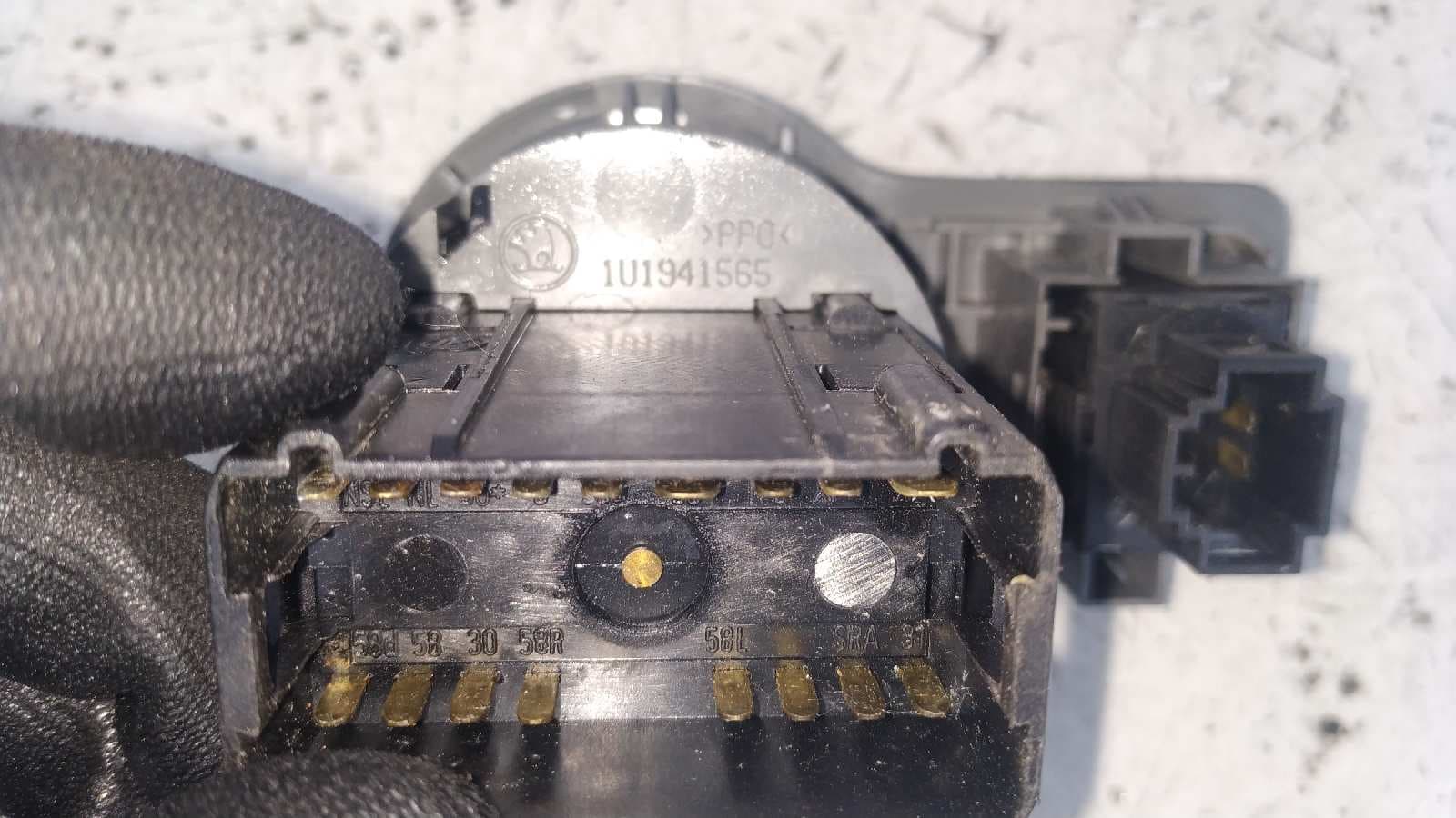 Recambio de MANDO LUCES para SKODA OCTAVIA BERLINA (1U2) referencia OEM IAM 3B0941531A 3