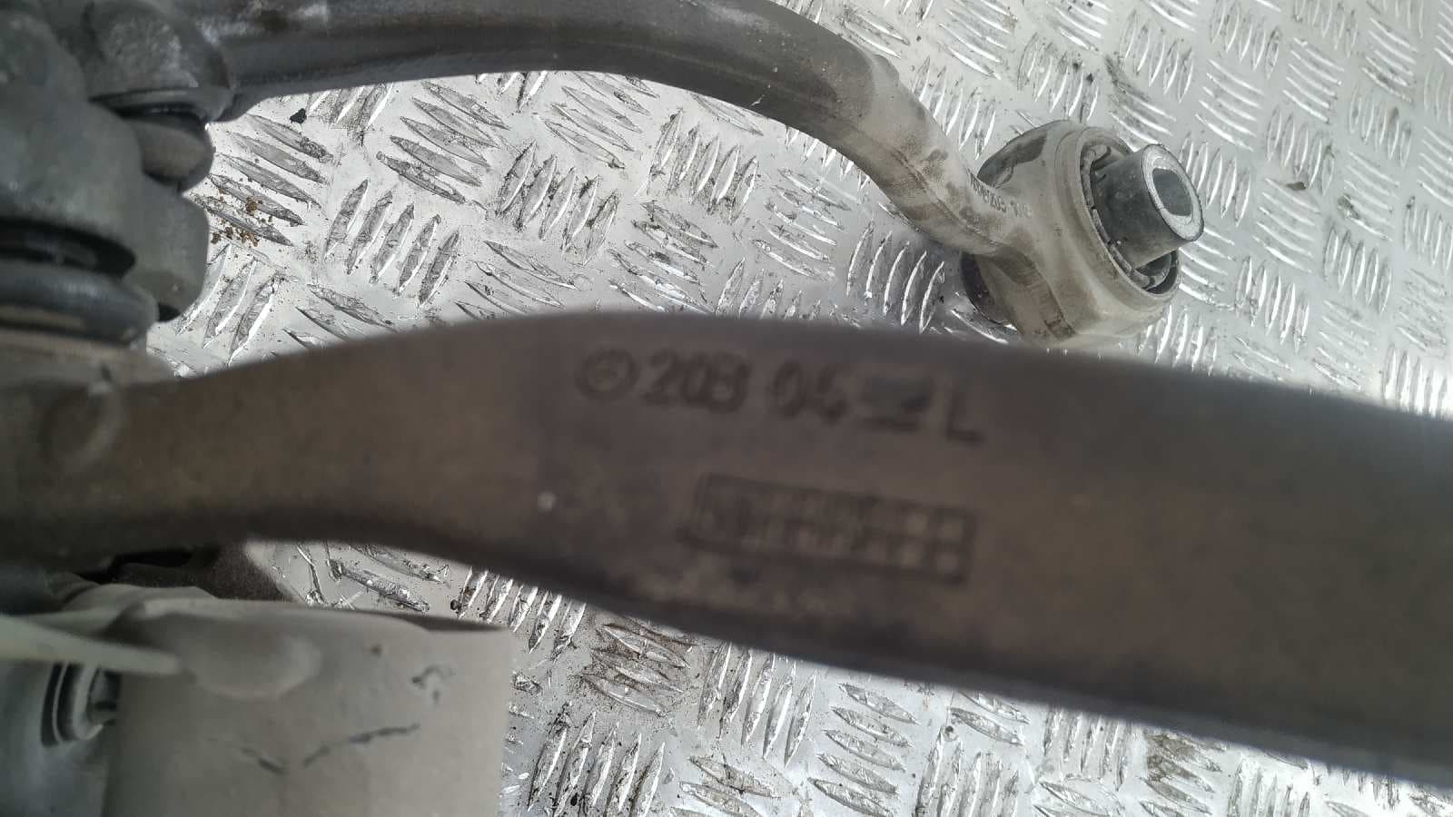 Recambio de MANGUETA DELANTERA IZQUIERDA para MERCEDES-BENZ CLASE CLC (CL203) CLC 220 CDI (LA) (203.708) OM646963 referencia OEM IAM 20401    - NEGRO 3