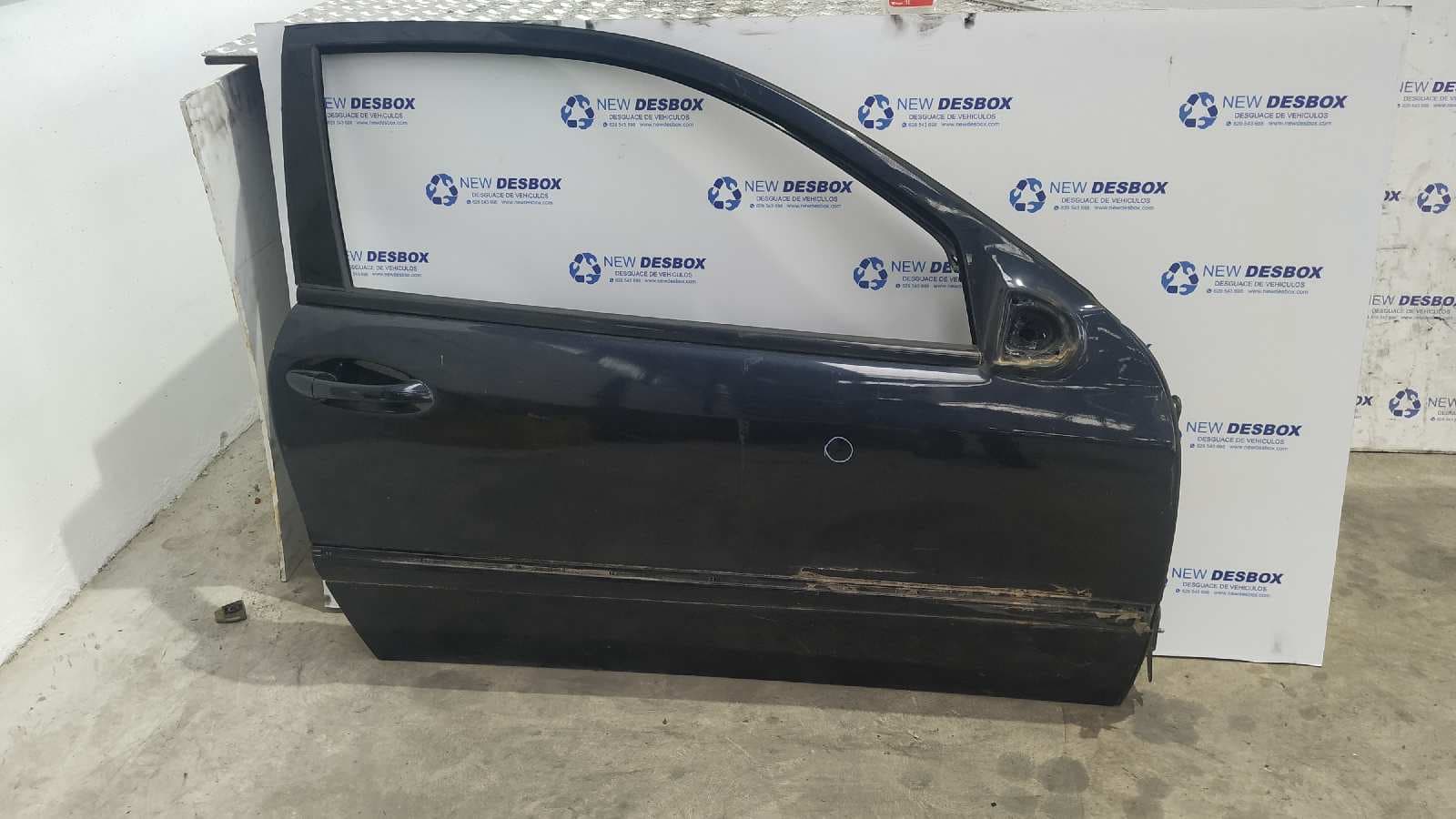 Recambio de PUERTA DELANTERA DERECHA para MERCEDES-BENZ CLASE CLC (CL203) CLC 220 CDI (LA) (203.708) OM646963 referencia OEM IAM 2037201605   - NEGRO