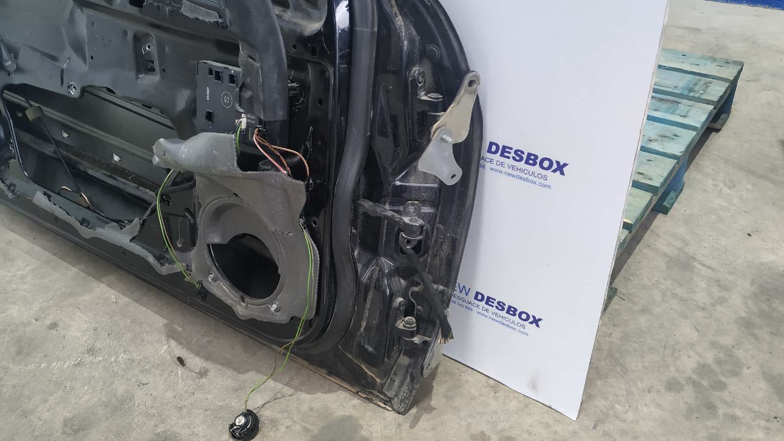 Recambio de PUERTA DELANTERA IZQUIERDA para MERCEDES-BENZ CLASE CLC (CL203) CLC 220 CDI (LA) (203.708) OM646963 referencia OEM IAM 2037201505   - NEGRO 4