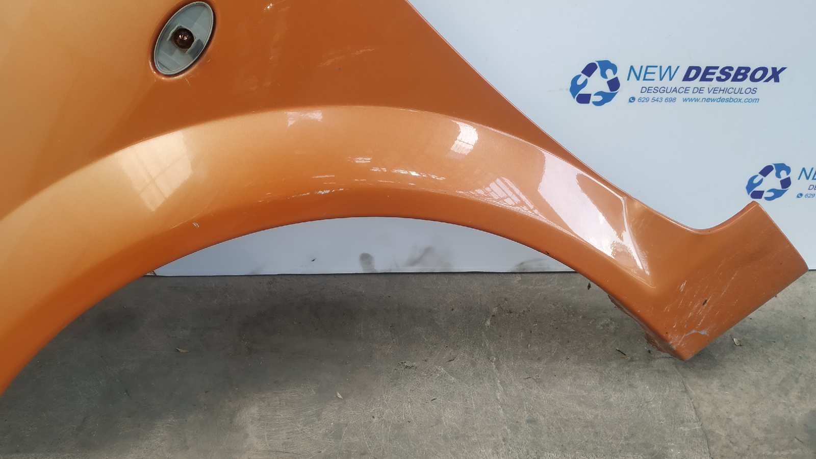 Recambio de ALETA DELANTERA IZQUIERDA para CITROEN C3 PLURIEL 1.4 KFV referencia OEM IAM    - NARANJA 2