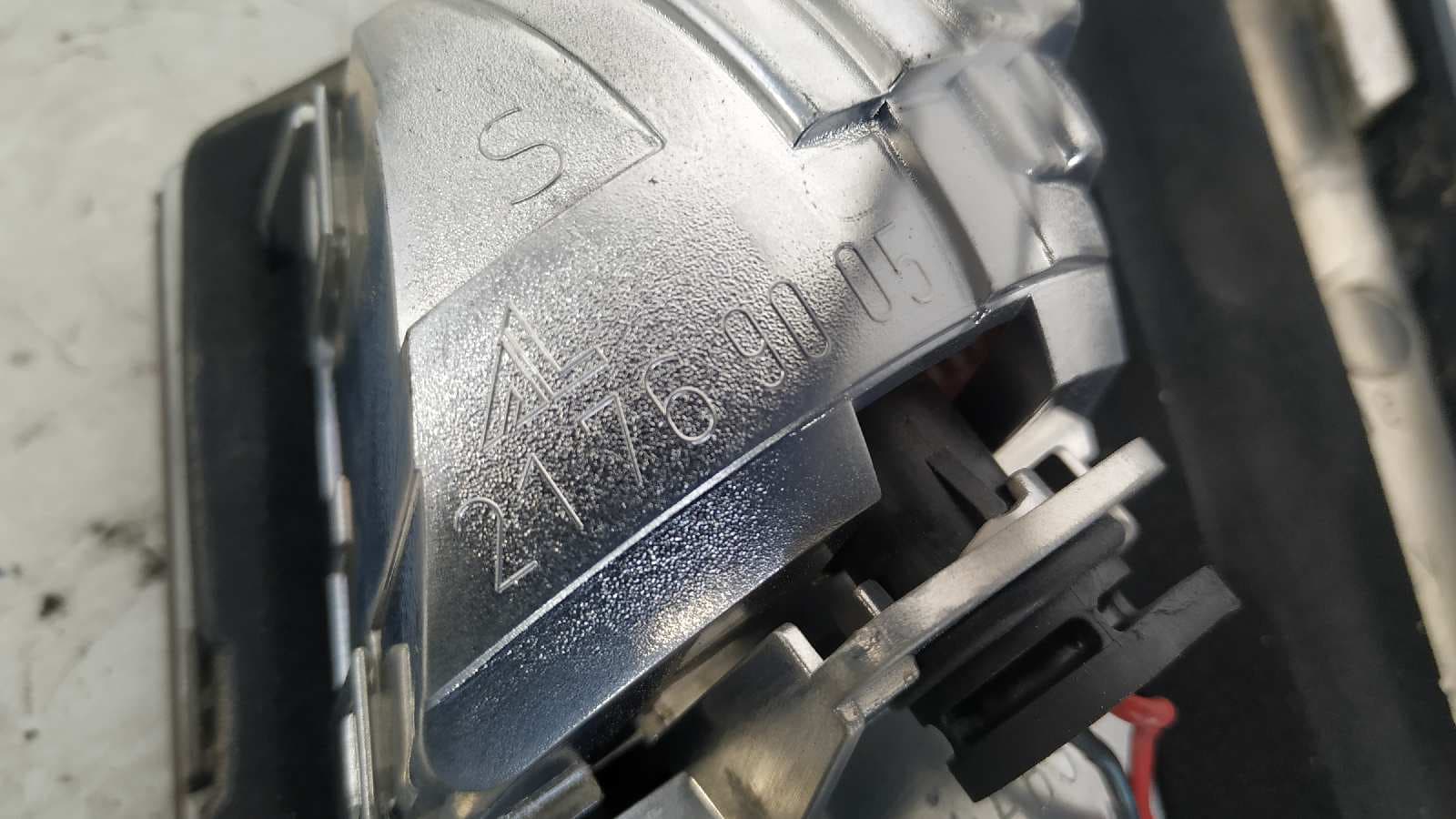 Recambio de PILOTO PORTON IZQUIERDO para MERCEDES-BENZ CLASE CLC (CL203) CLC 220 CDI (LA) (203.708) OM646963 referencia OEM IAM A2038205064   - NEGRO 5