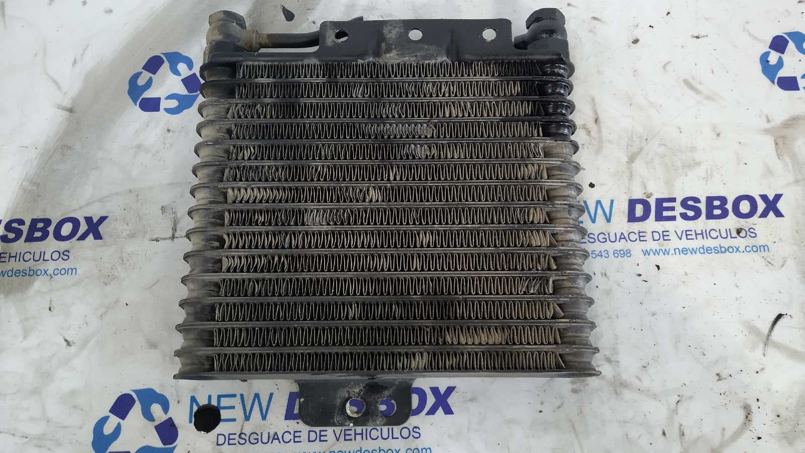 Recambio de RADIADOR ACEITE para MITSUBISHI MONTERO (L040) 2.5 Turbodiesel 4D56 referencia OEM IAM 0241003260   - NEGRO 3