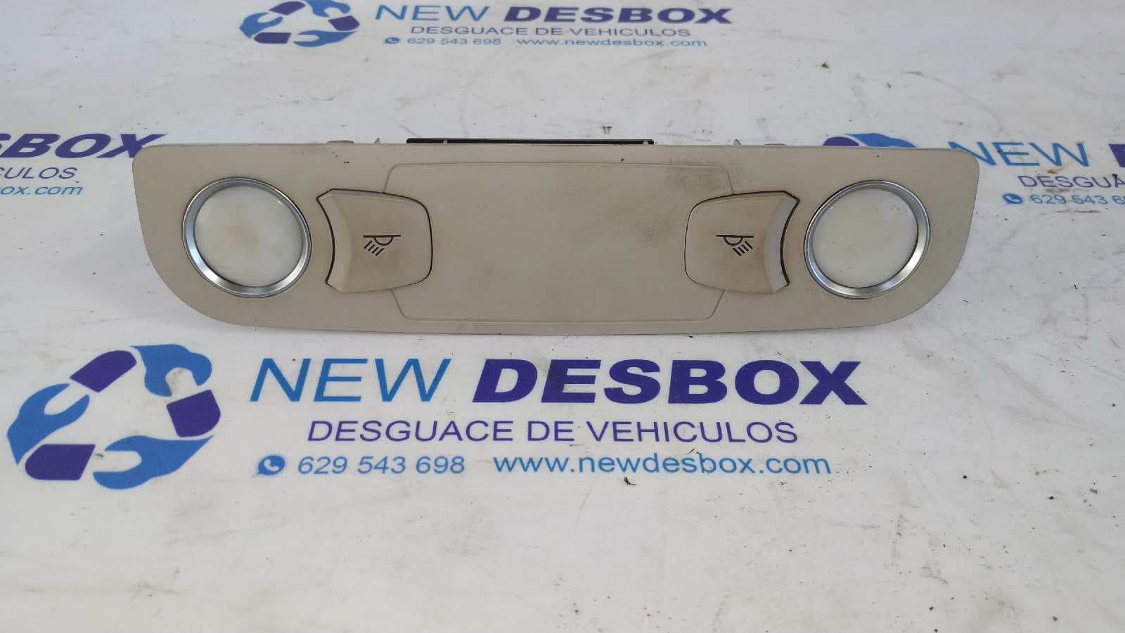 Recambio de LUZ INTERIOR para AUDI Q7 (4L) BUG referencia OEM IAM 4L0947111B