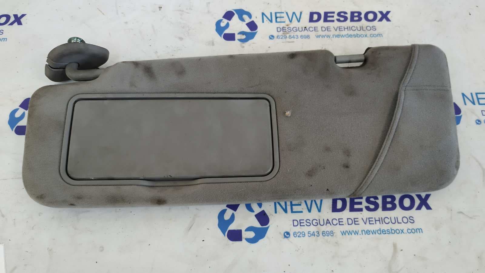Recambio de PARASOL IZQUIERDO para KIA CARNIVAL II 2.9 CRDi LX J3 referencia OEM IAM 1K54B69270AFKZ   - PLATA