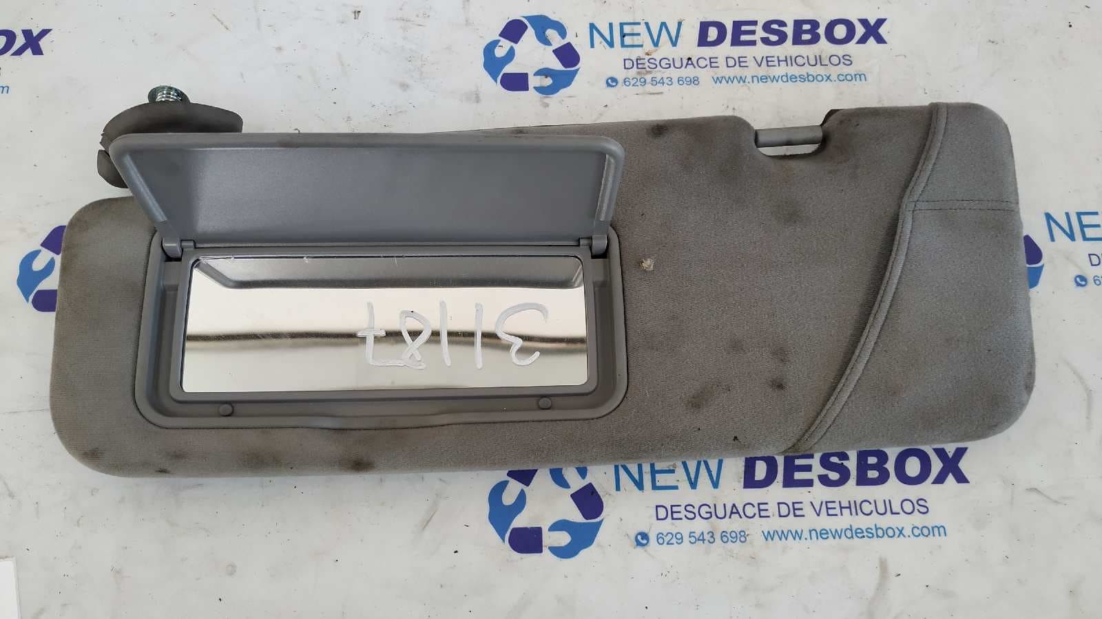 Recambio de PARASOL IZQUIERDO para KIA CARNIVAL II 2.9 CRDi LX J3 referencia OEM IAM 1K54B69270AFKZ   - PLATA 3