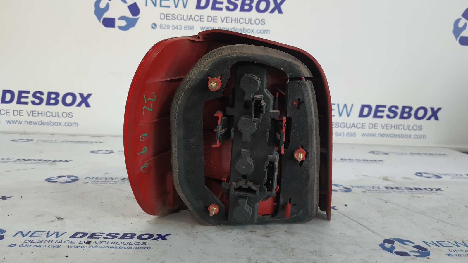 Recambio de PILOTO TRASERO DERECHO para VOLKSWAGEN POLO BERLINA (6N2) 1.4 AUD referencia OEM IAM 6N0945096H   - AZUL 5