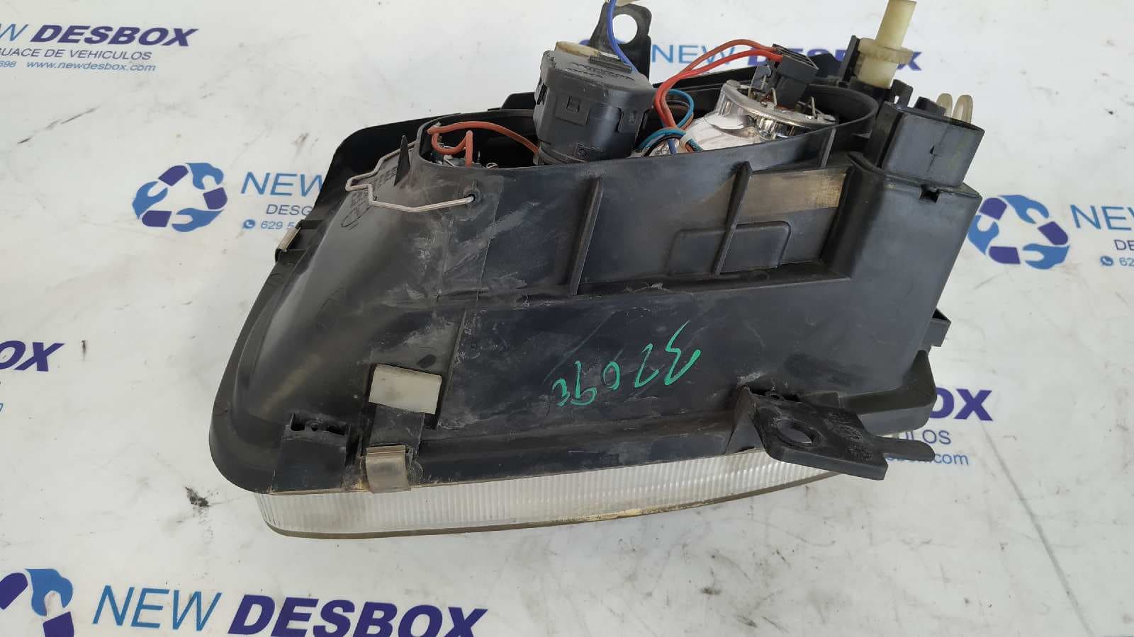 Recambio de FARO DERECHO para VOLKSWAGEN POLO BERLINA (6N2) 1.4 AUD referencia OEM IAM 205965B   - AZUL 3