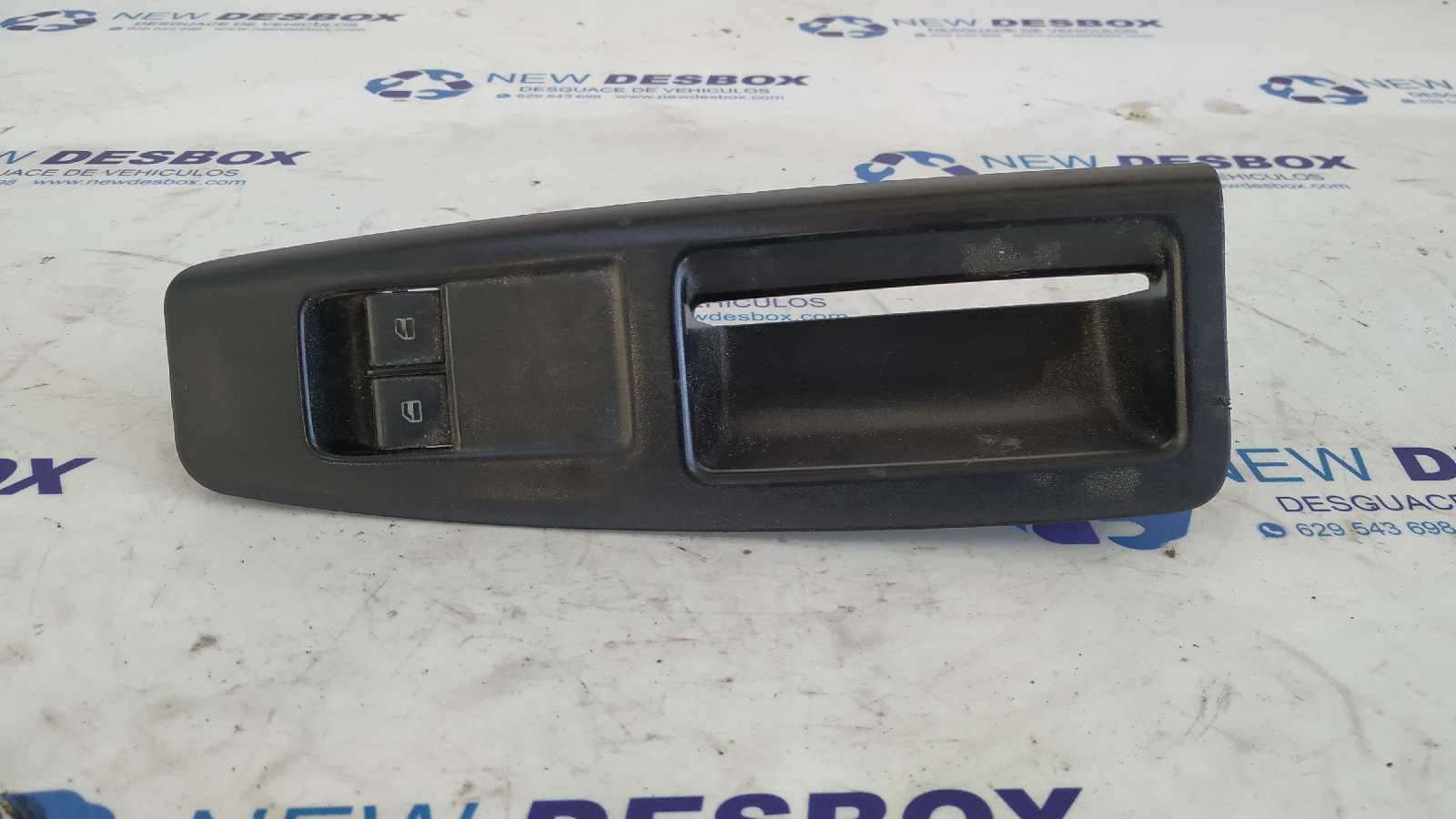Recambio de MANDO ELEVALUNAS DELANTERO IZQUIERDO para VOLKSWAGEN POLO (9N1) 1.2 12V AZQ referencia OEM IAM 6Q1867171C   - PLATA