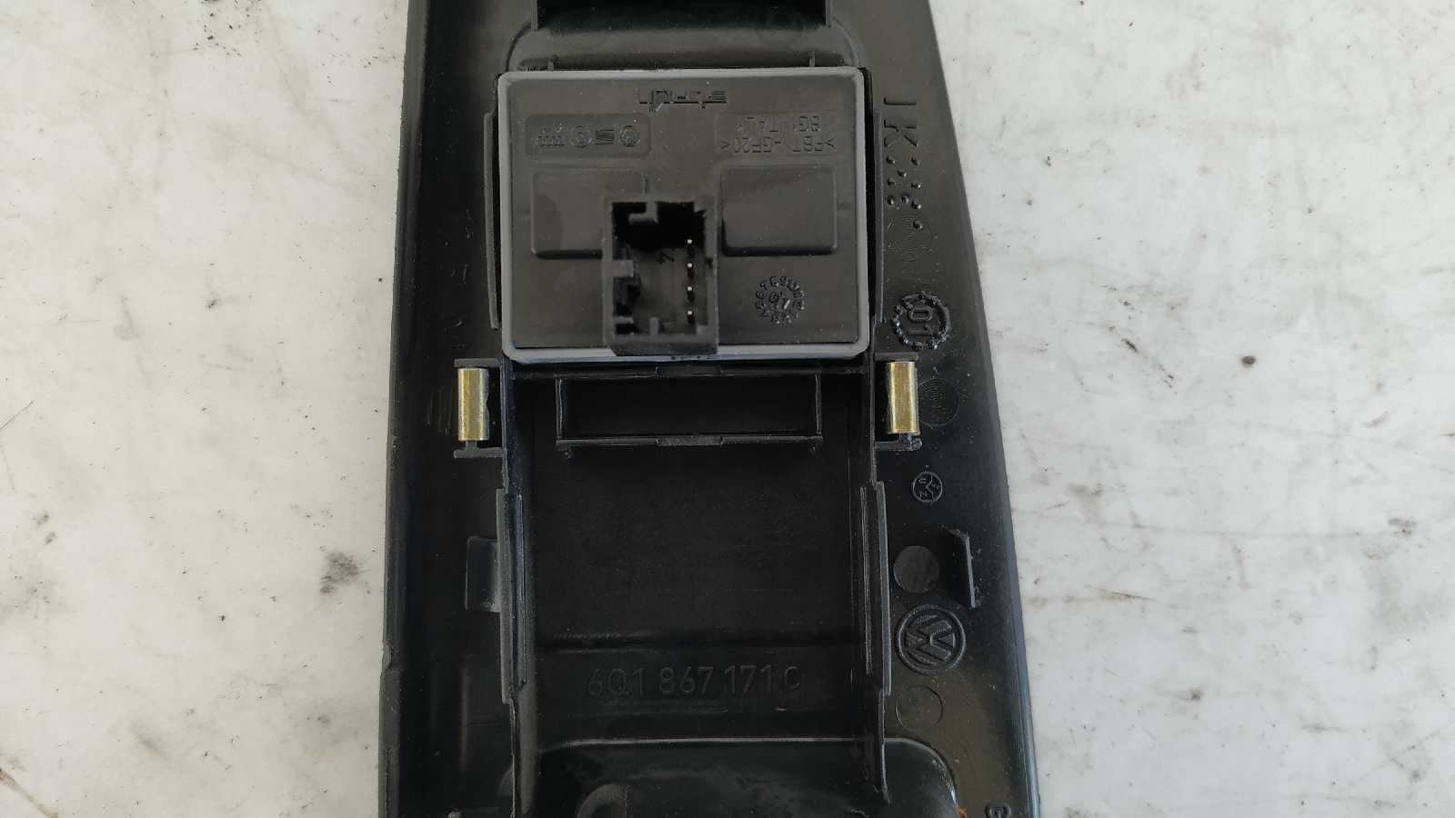 Recambio de MANDO ELEVALUNAS DELANTERO IZQUIERDO para VOLKSWAGEN POLO (9N1) 1.2 12V AZQ referencia OEM IAM 6Q1867171C   - PLATA 3