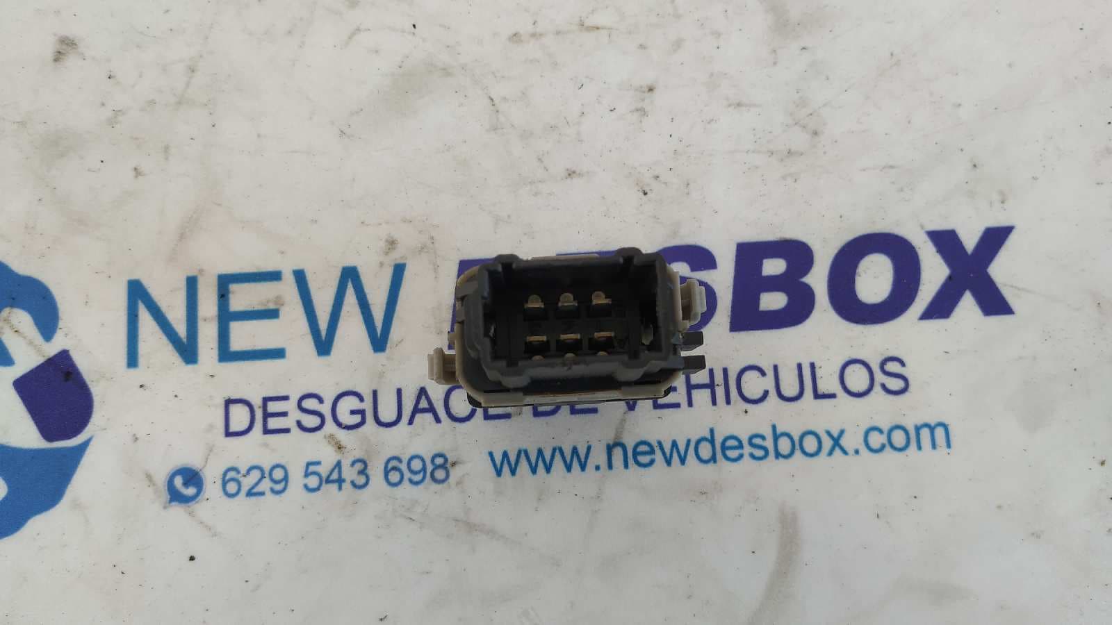 Recambio de MANDO ELEVALUNAS DELANTERO IZQUIERDO para RENAULT MEGANE II BERLINA 3P Confort Authentique F9Q D8 referencia OEM IAM 28082   - GRIS 4