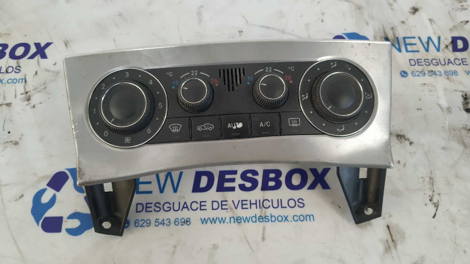 Recambio de MANDO CLIMATIZADOR para MERCEDES-BENZ CLASE CLC (CL203) CLC 220 CDI (LA) (203.708) OM646963 referencia OEM IAM A2038304085   - NEGRO