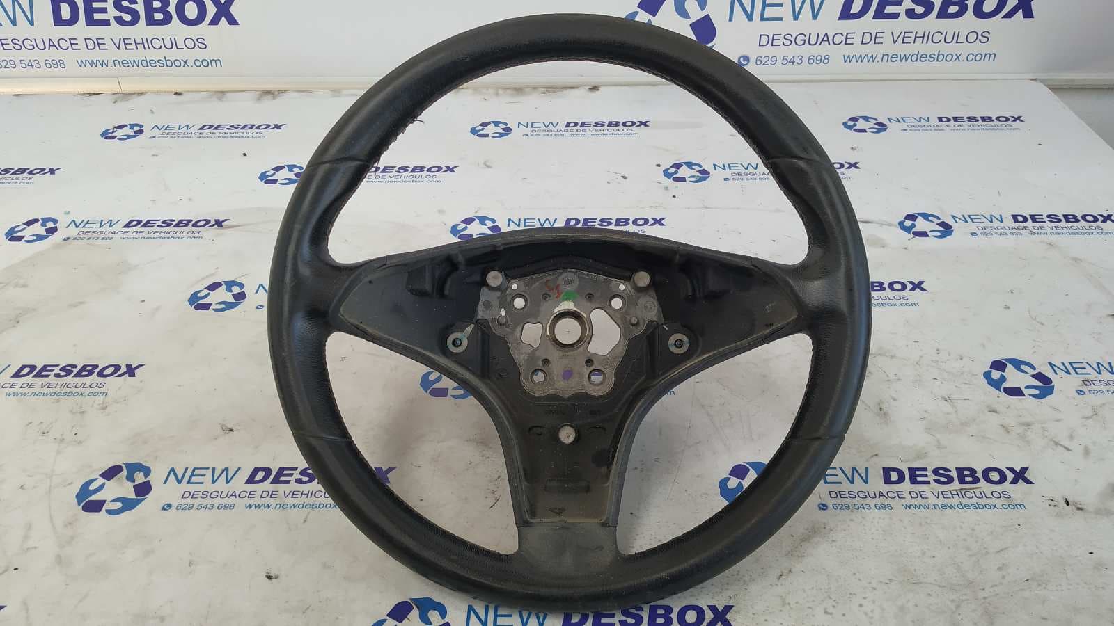 Recambio de VOLANTE para MERCEDES-BENZ CLASE CLC (CL203) CLC 220 CDI (LA) (203.708) OM646963 referencia OEM IAM A2304602118   - NEGRO