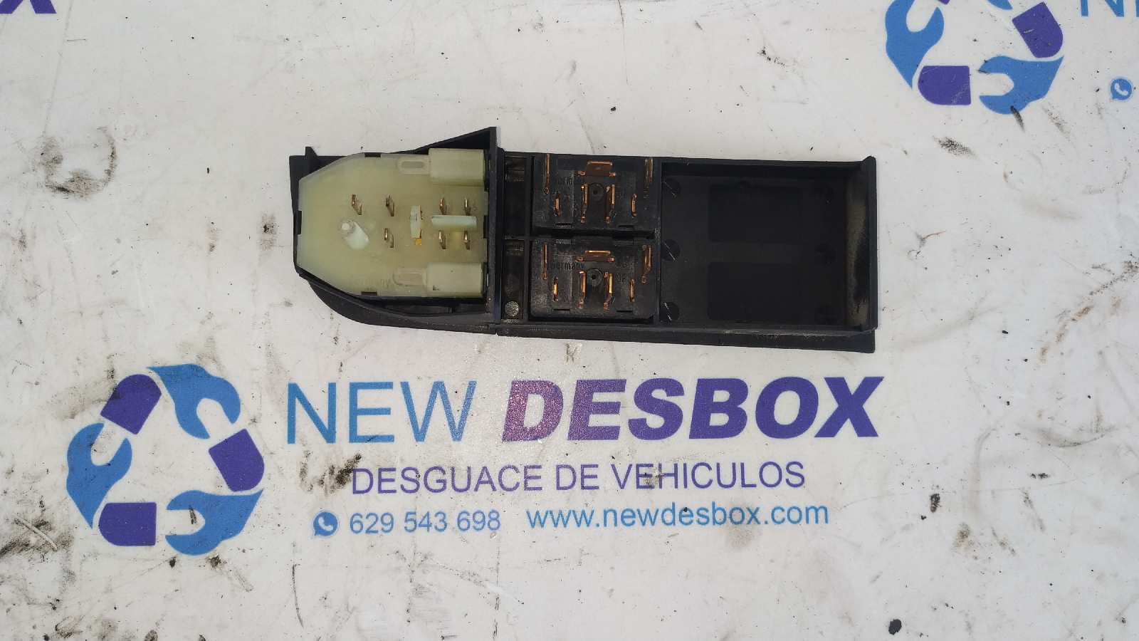 Recambio de MANDO ELEVALUNAS DELANTERO IZQUIERDO para AUDI 80/90 (893) 1.9 Diesel (1Y) 1Z referencia OEM IAM 89395985501C   - VERDE 3